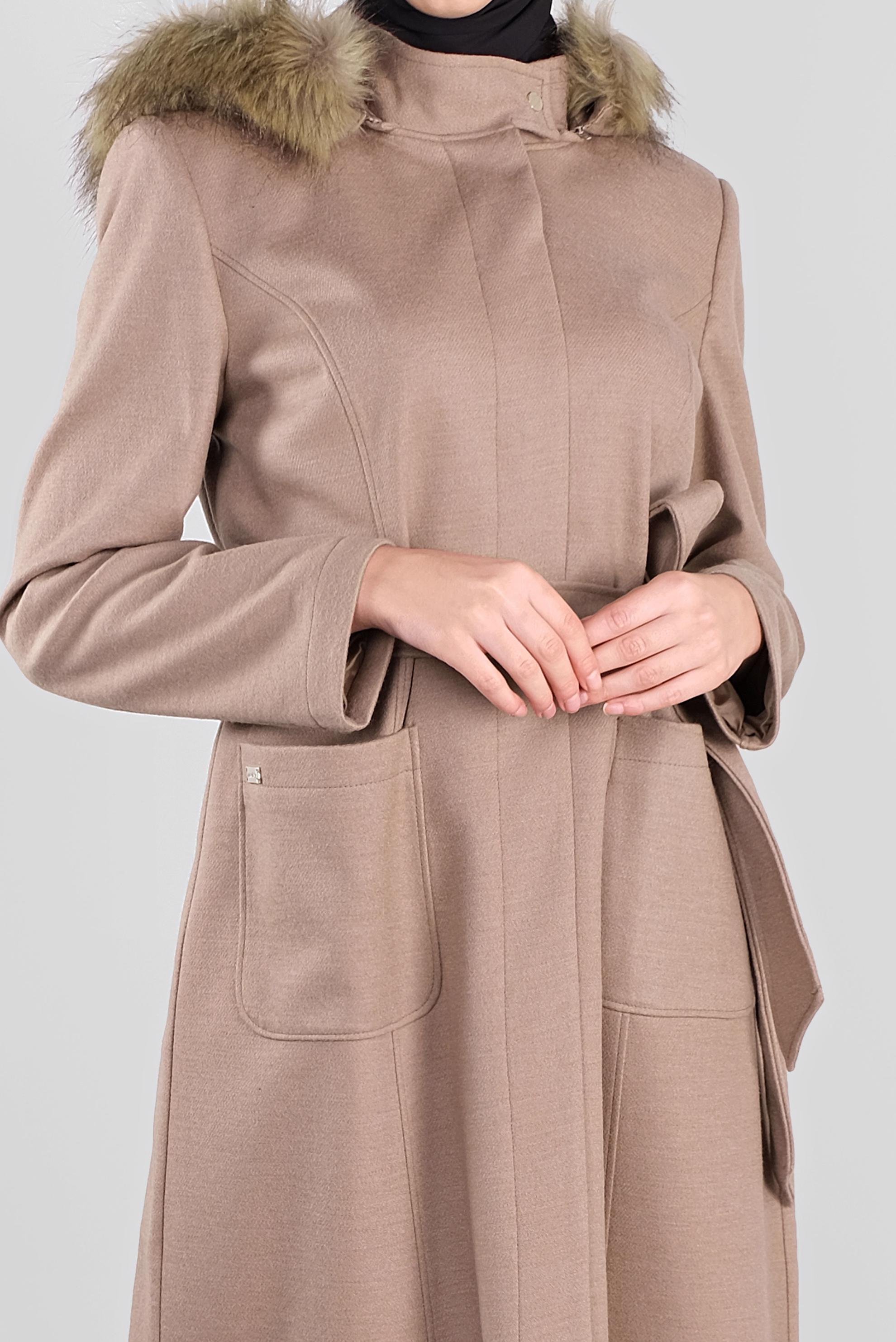 Vêtements hijab BRUN MANTEAU À CAPUCHE EN EFFET FOURRURE AVEC CEINTURE 90162
