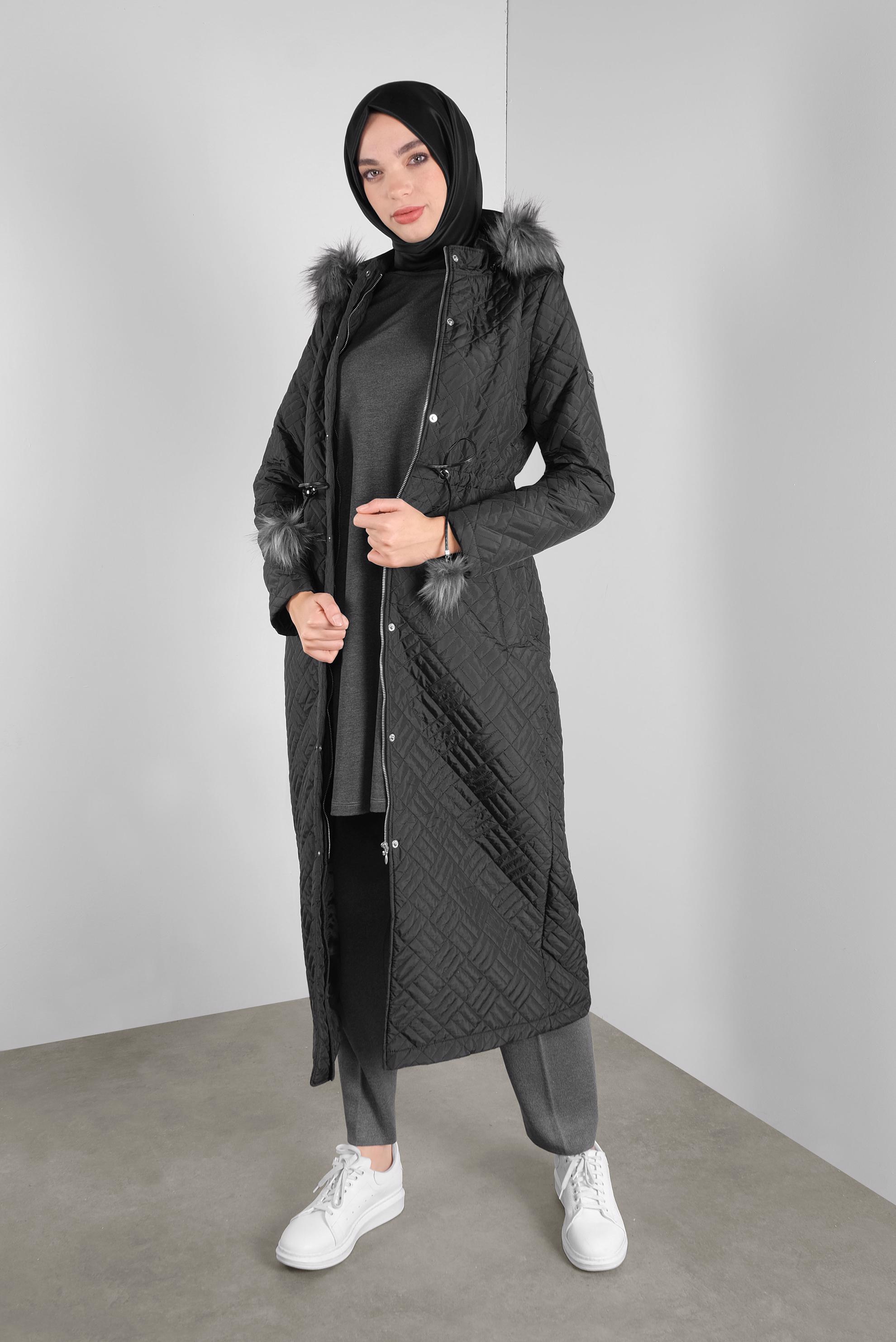 Tesettür giyim SİYAH KAPİTONE KÜRKLÜ  MANTO 90170 