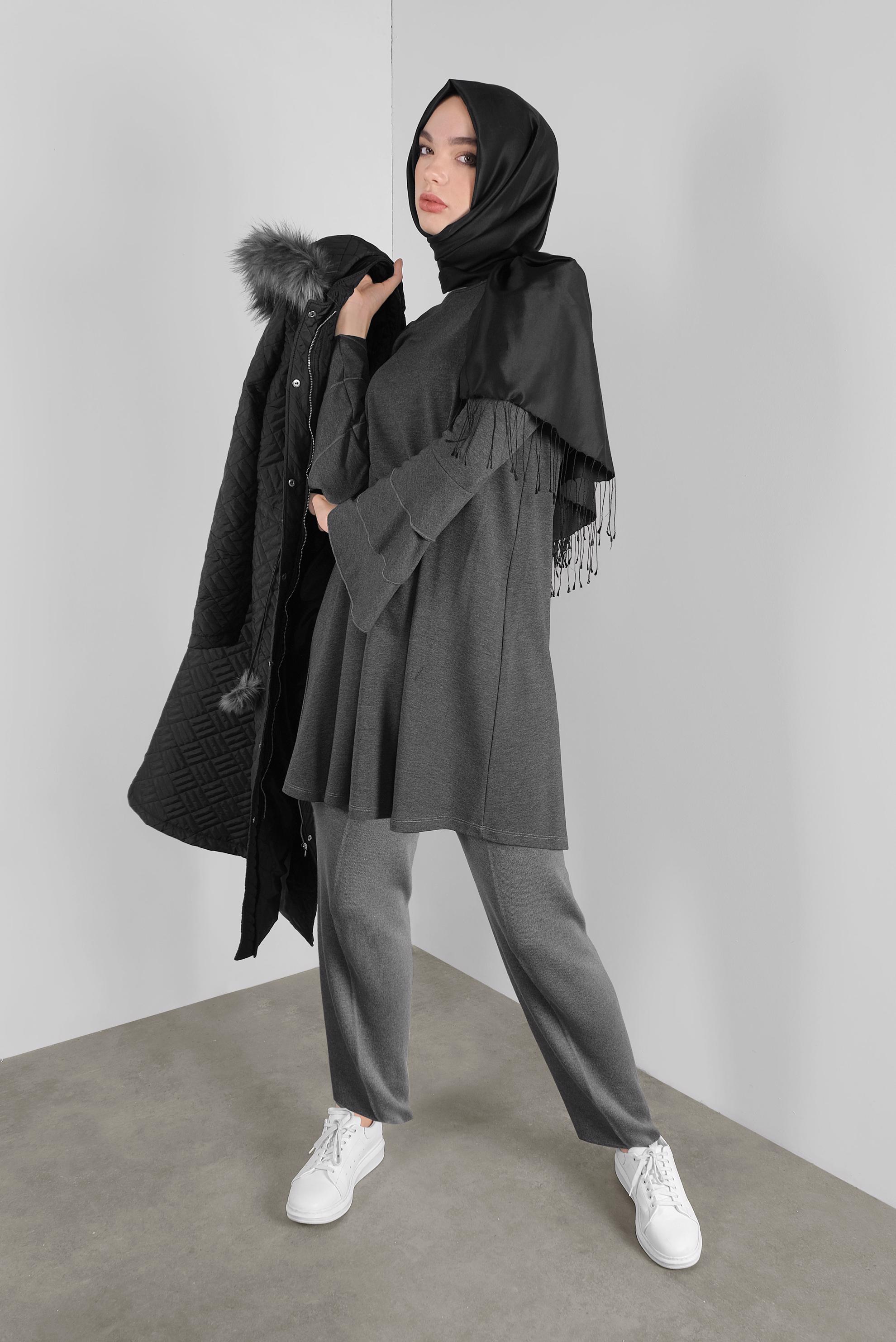 Tesettür giyim SİYAH KAPİTONE KÜRKLÜ  MANTO 90170 