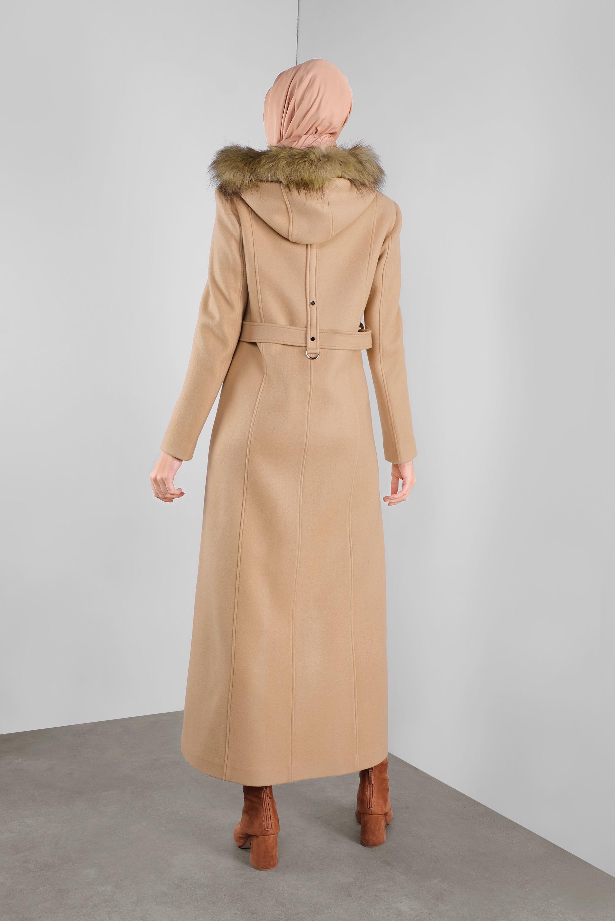 Tesettür giyim KAHVE KÜRKLÜ KAPÜŞONLU KAŞE MANTO 90173 