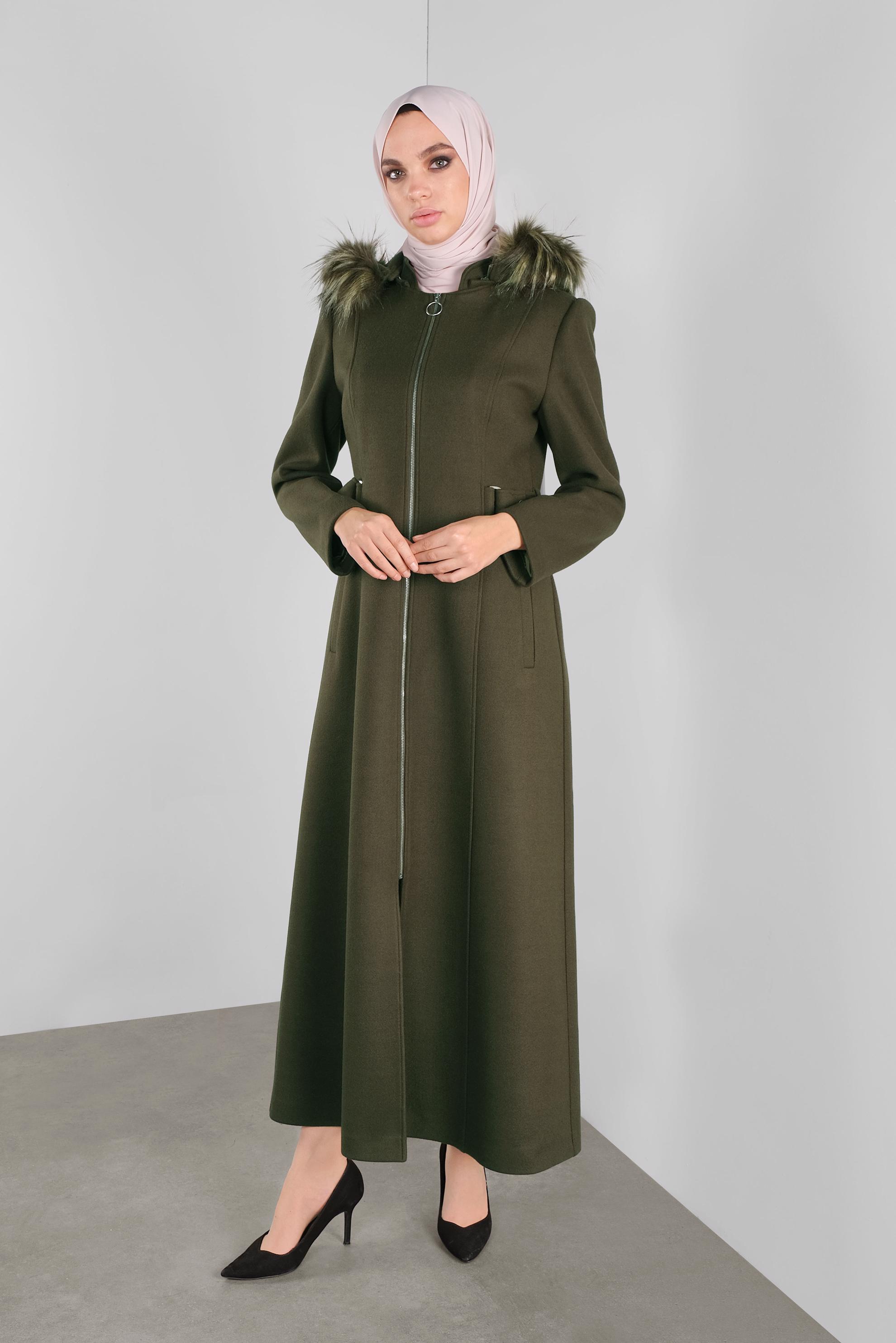 Tesettür giyim HAKİ KÜRKLÜ KAPÜŞONLU KAŞE MANTO 90173 