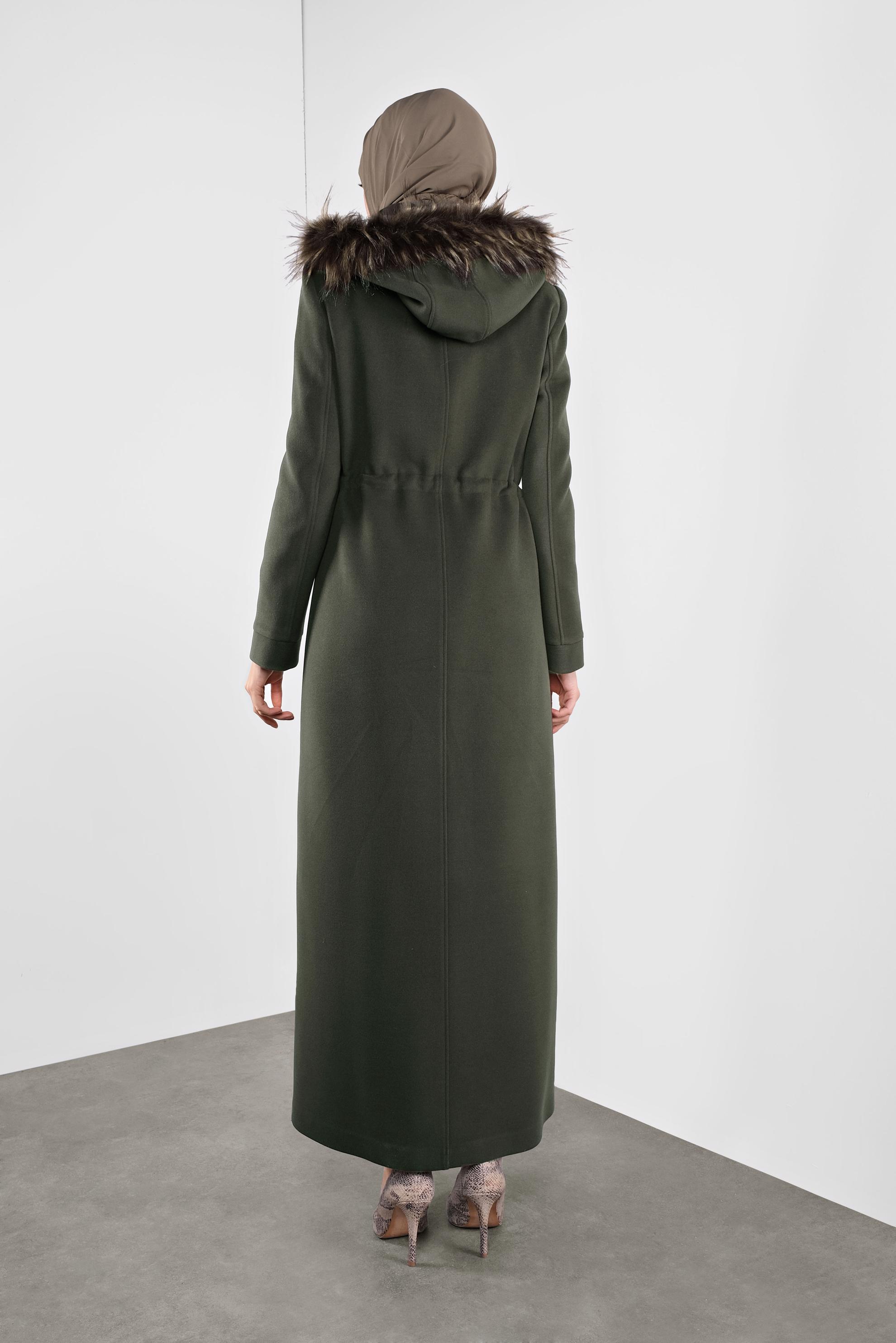 Tesettür giyim HAKİ KAPÜŞONU KÜRKLÜ KAŞE MANTO 90178 