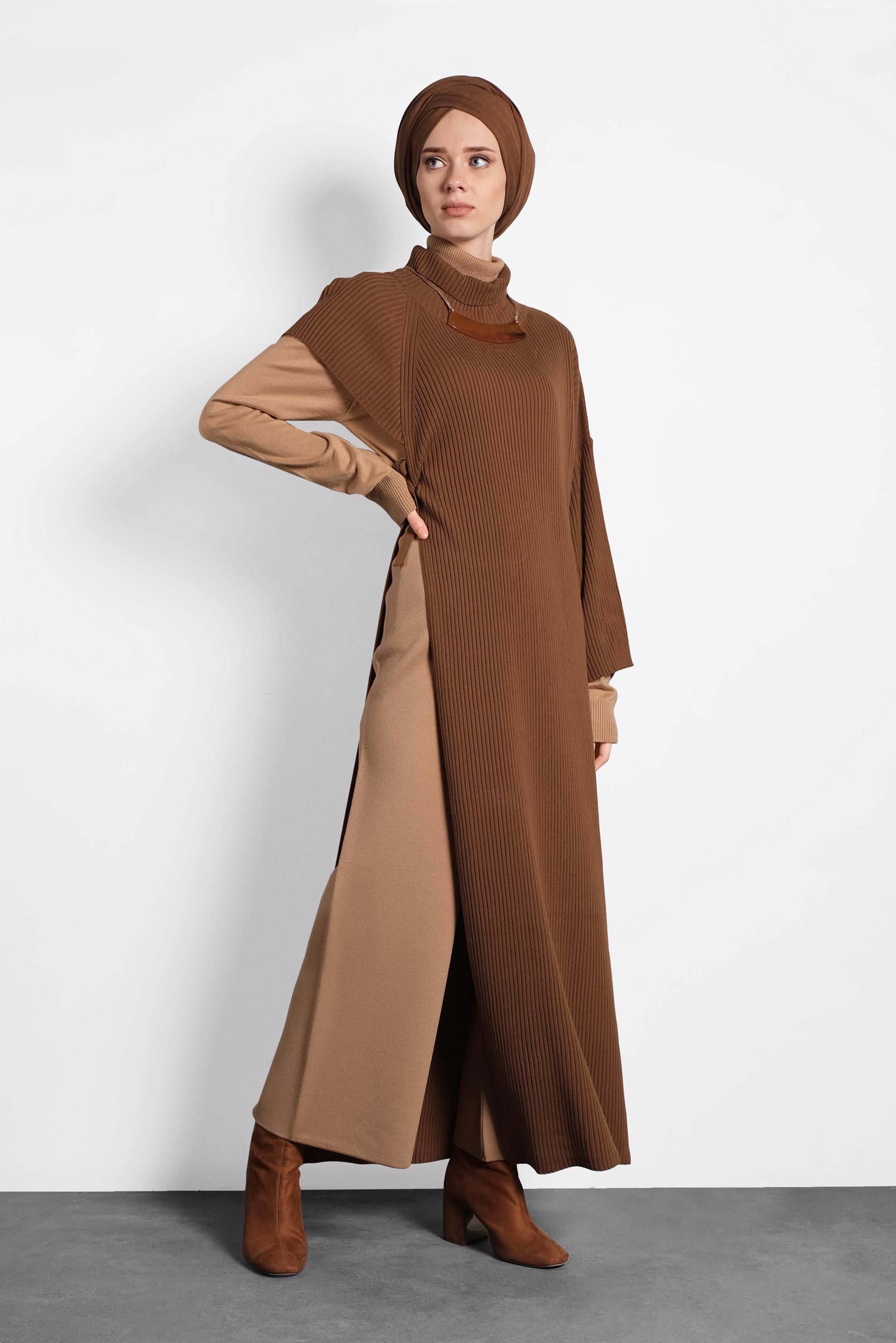 Tesettür giyim TABA TEK OMUZ YANDAN BAĞCIKLI BALIKÇI YAKA TRİKO PANÇO 40052 