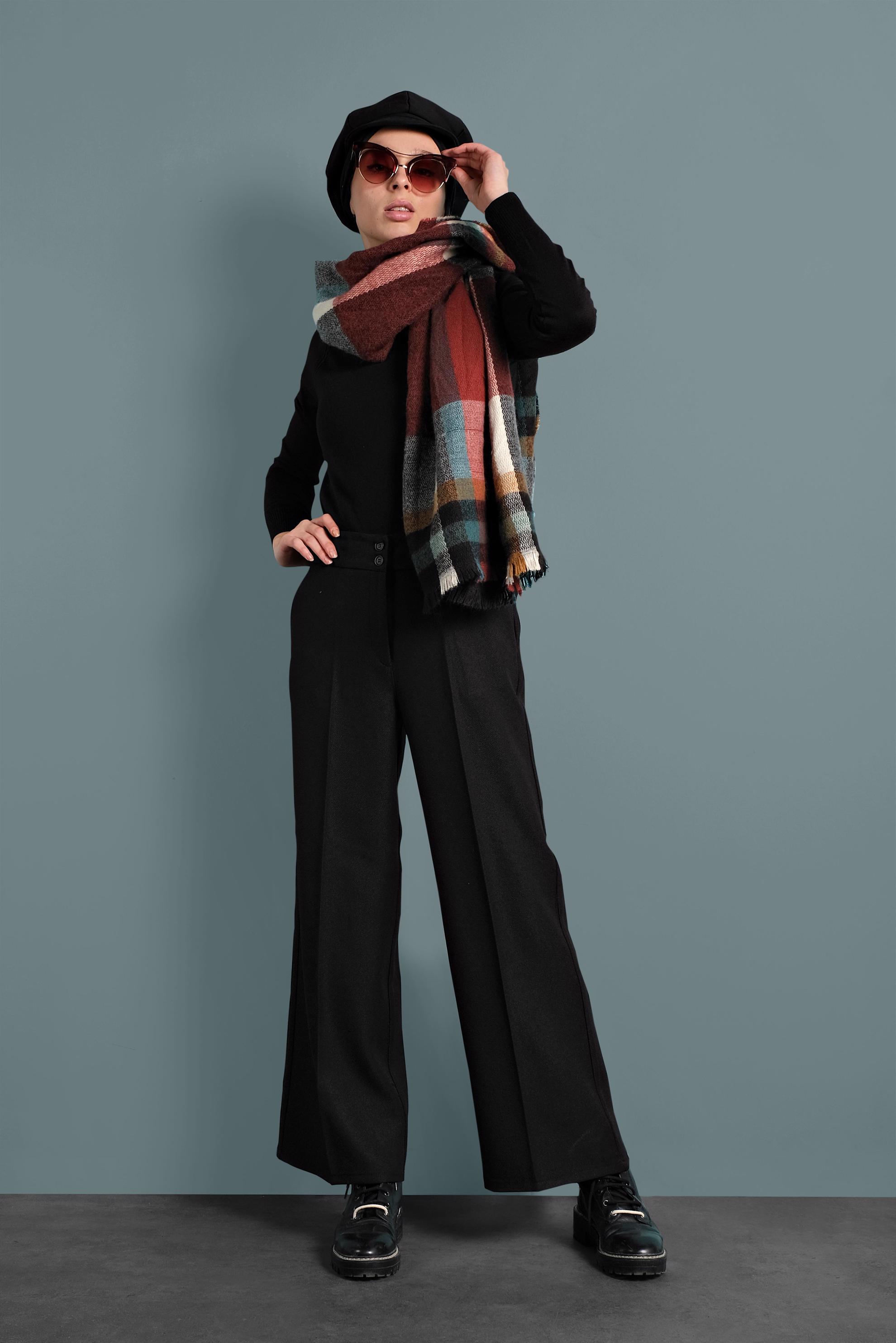 Tesettür giyim SİYAH GENİŞ PAÇA DÜĞMELİ PANTOLON 70004 