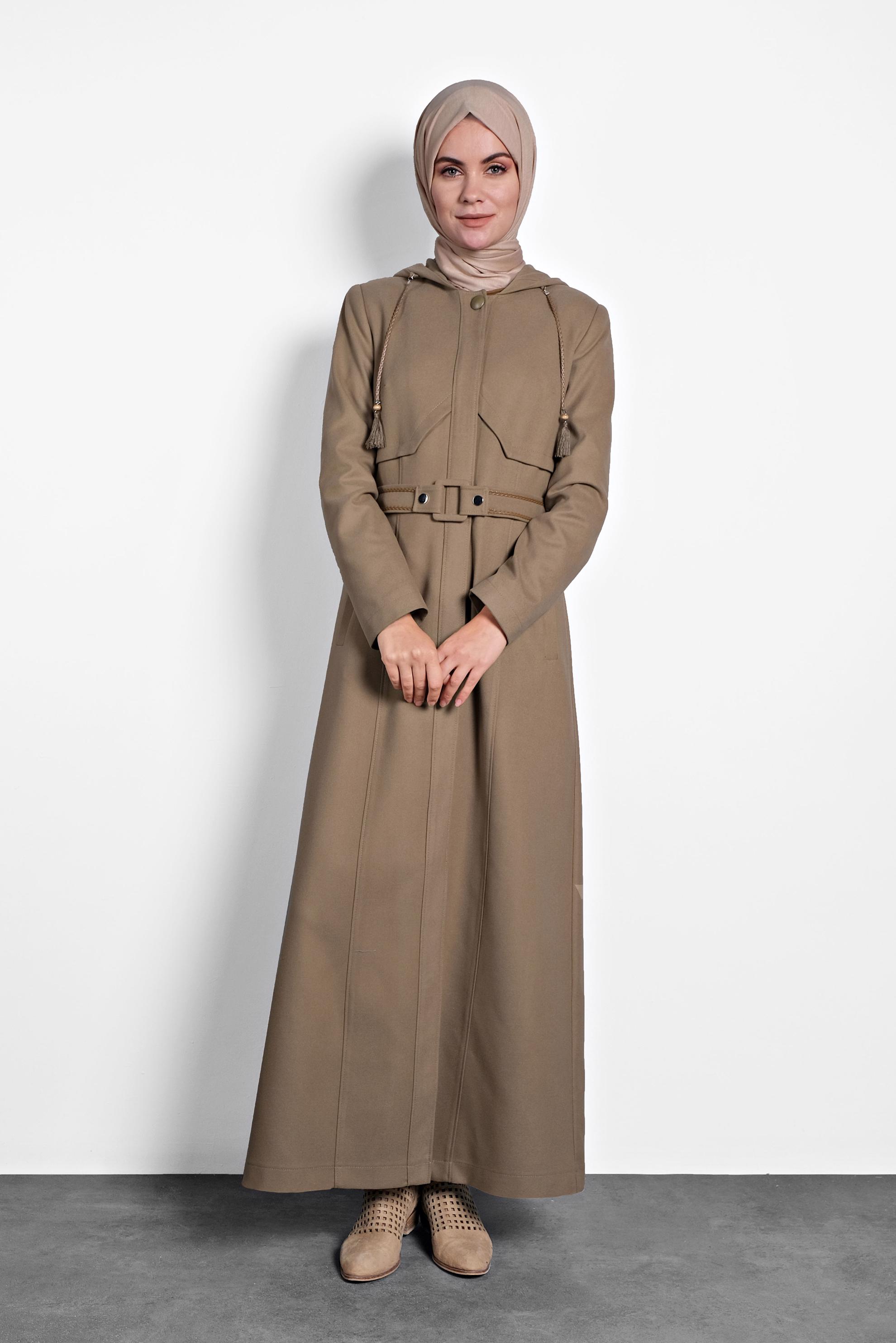 Tesettür giyim BEJ KEMERLİ KAPÜŞONLU PARDESÜ 10001