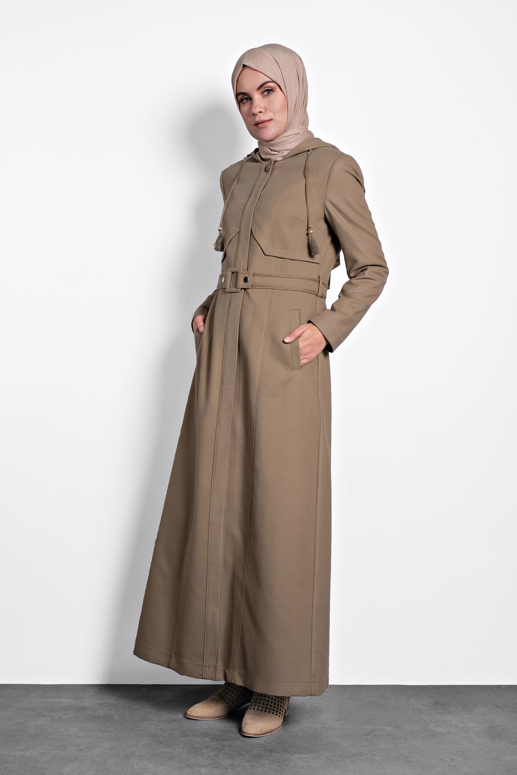 Tesettür giyim BEJ KEMERLİ KAPÜŞONLU PARDESÜ 10001