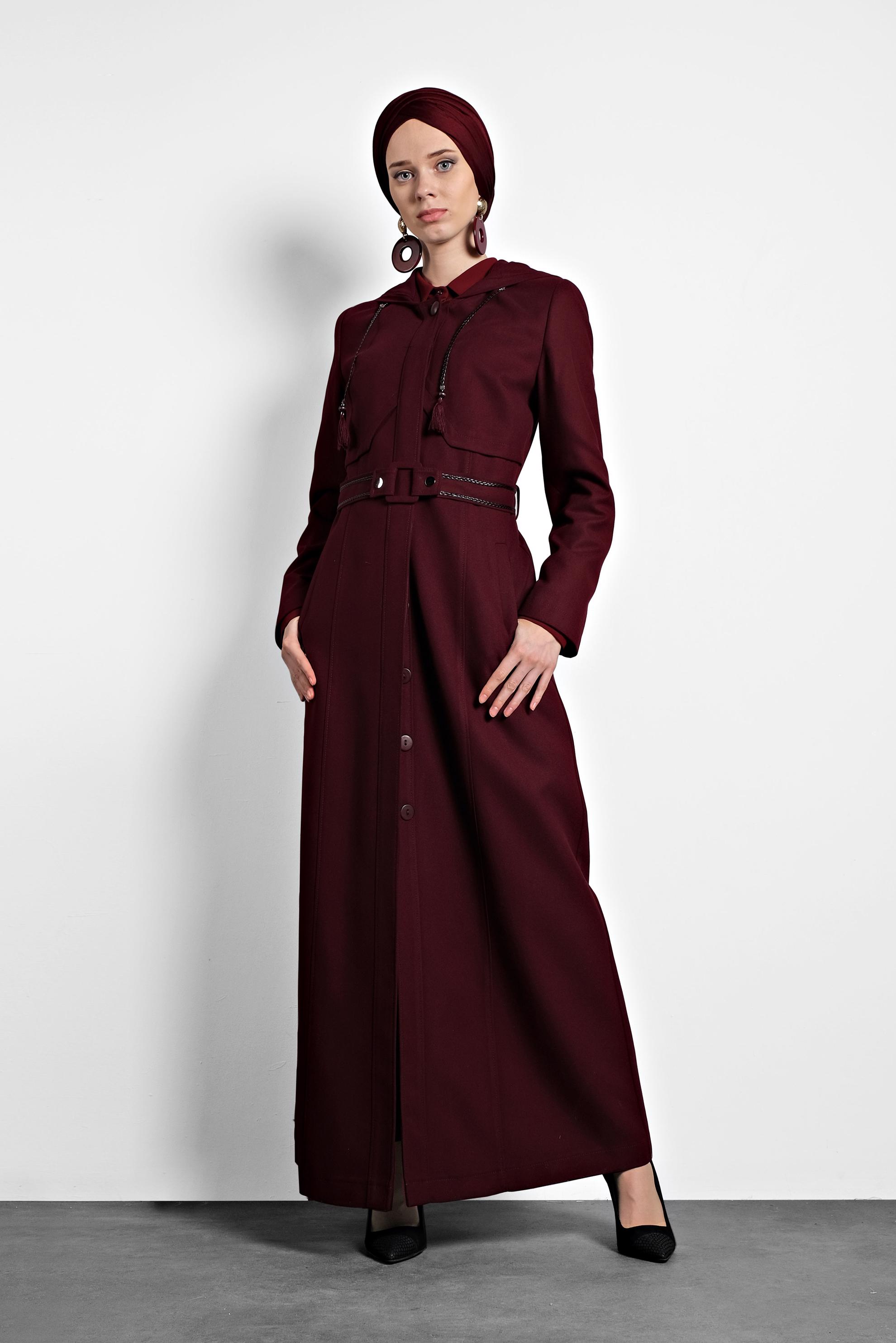 Tesettür giyim BORDO KEMERLİ KAPÜŞONLU PARDESÜ 10001