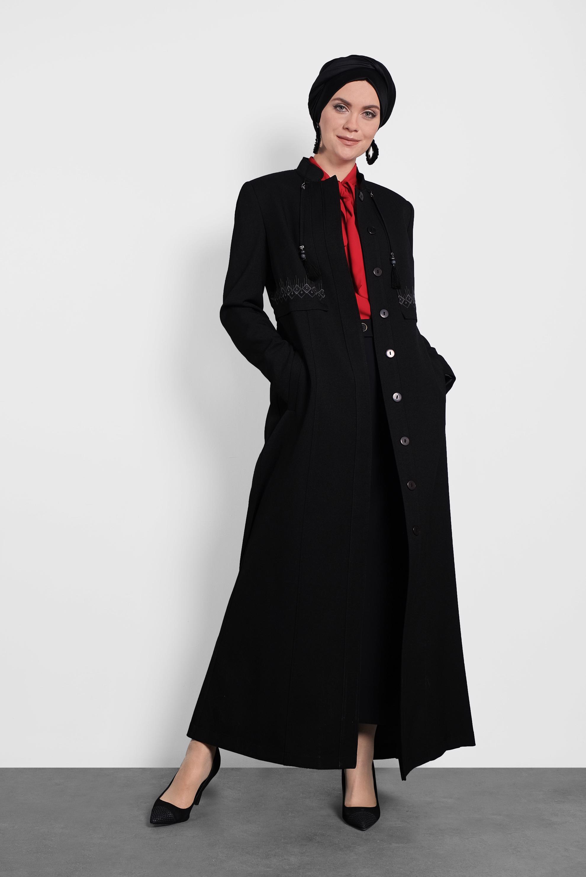 Tesettür giyim SİYAH DÜĞMELİ NAKIŞLI PARDESÜ 10006 