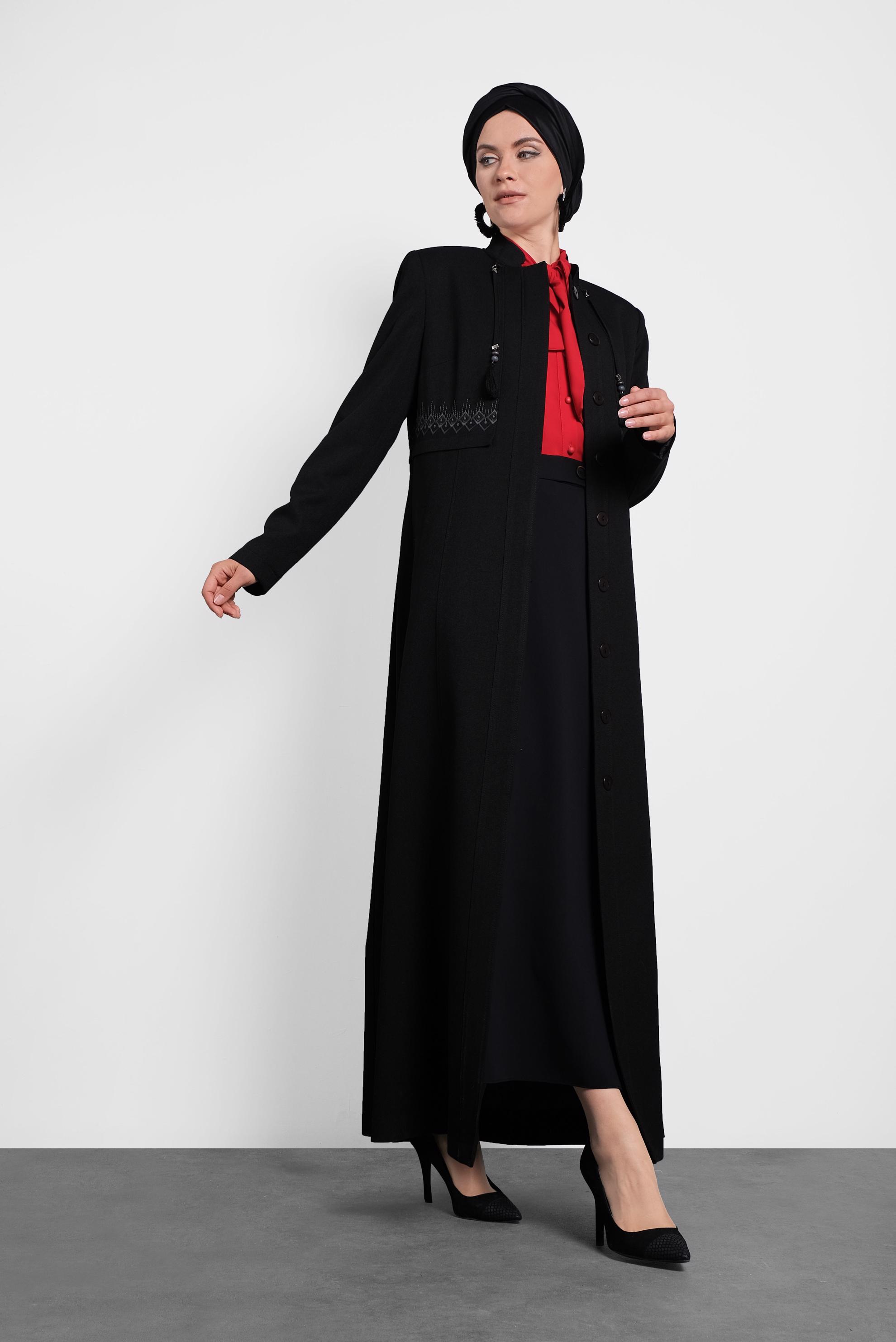 Tesettür giyim SİYAH DÜĞMELİ NAKIŞLI PARDESÜ 10006 