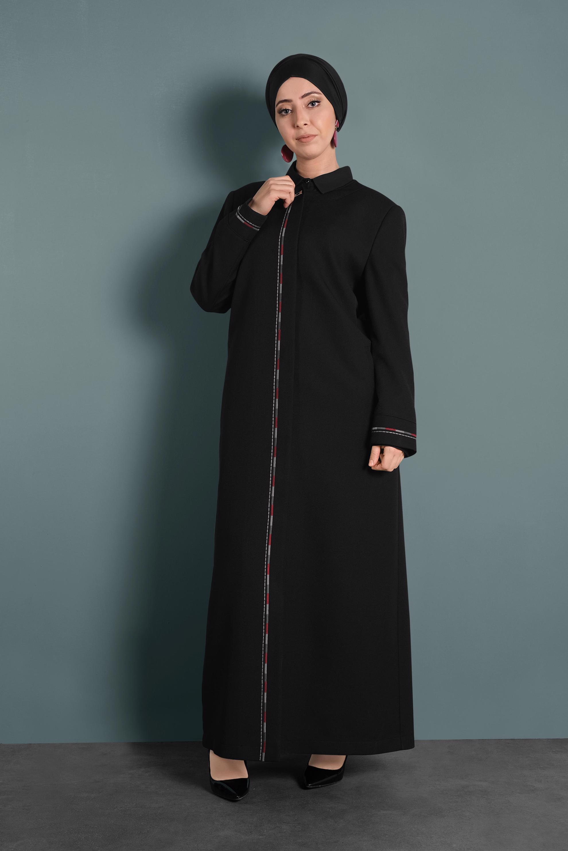 Tesettür giyim SİYAH YUVARLAK YAKA NAKIŞLI PARDESÜ 10018