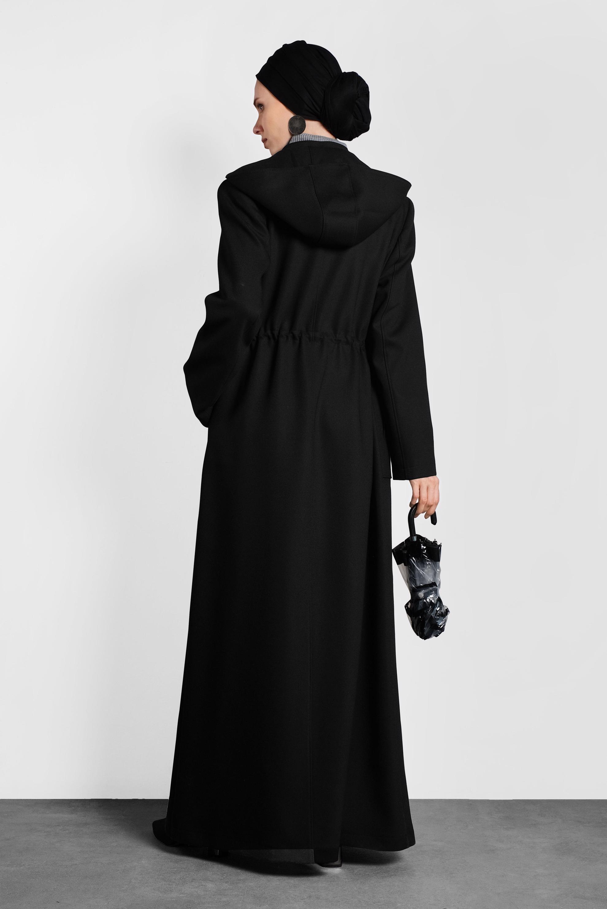 Tesettür giyim SİYAH HAKİM YAKA KAPÜŞONLU PARDESÜ 10019