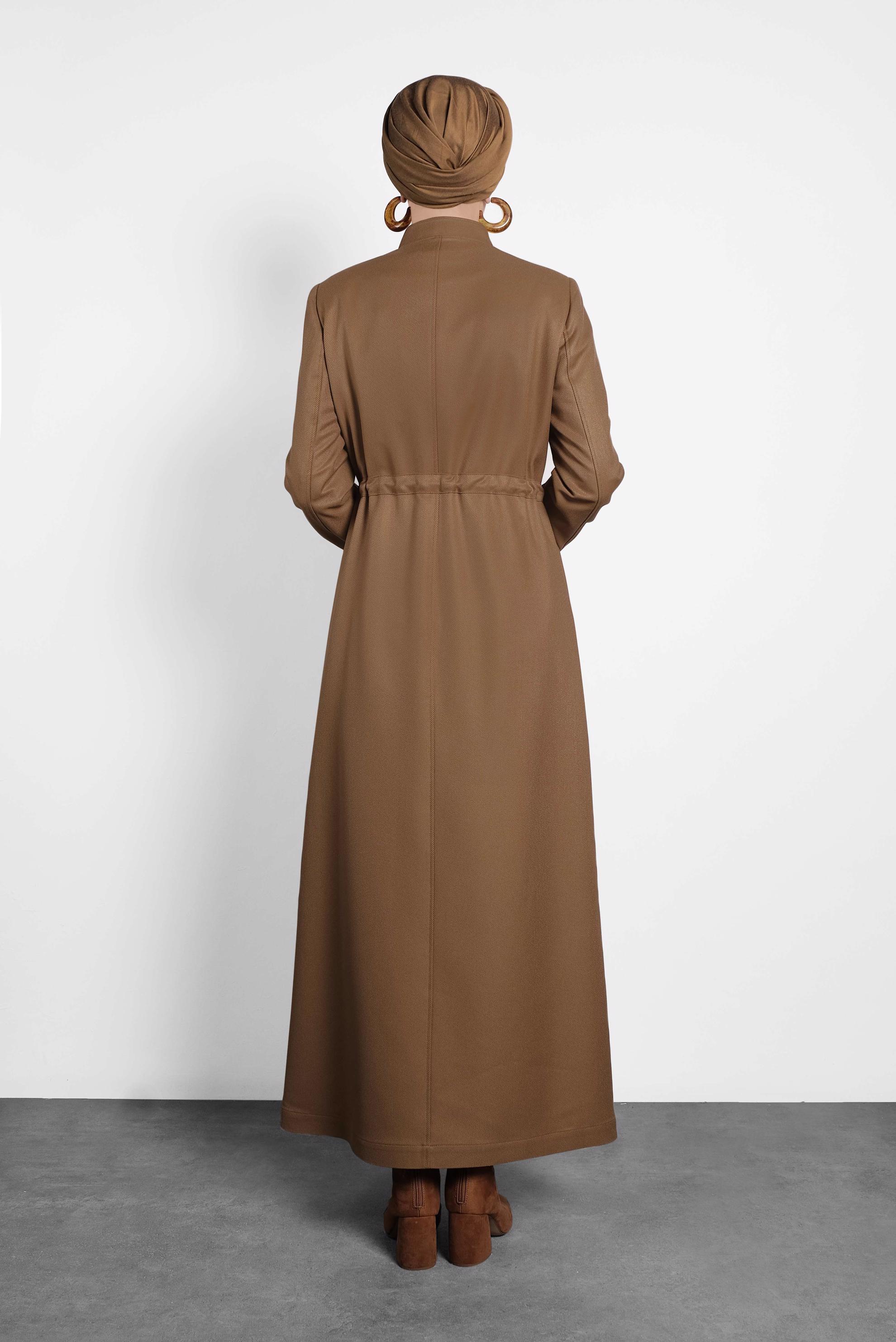 Tesettür giyim TABA HAKİM YAKA PARDESÜ 10121