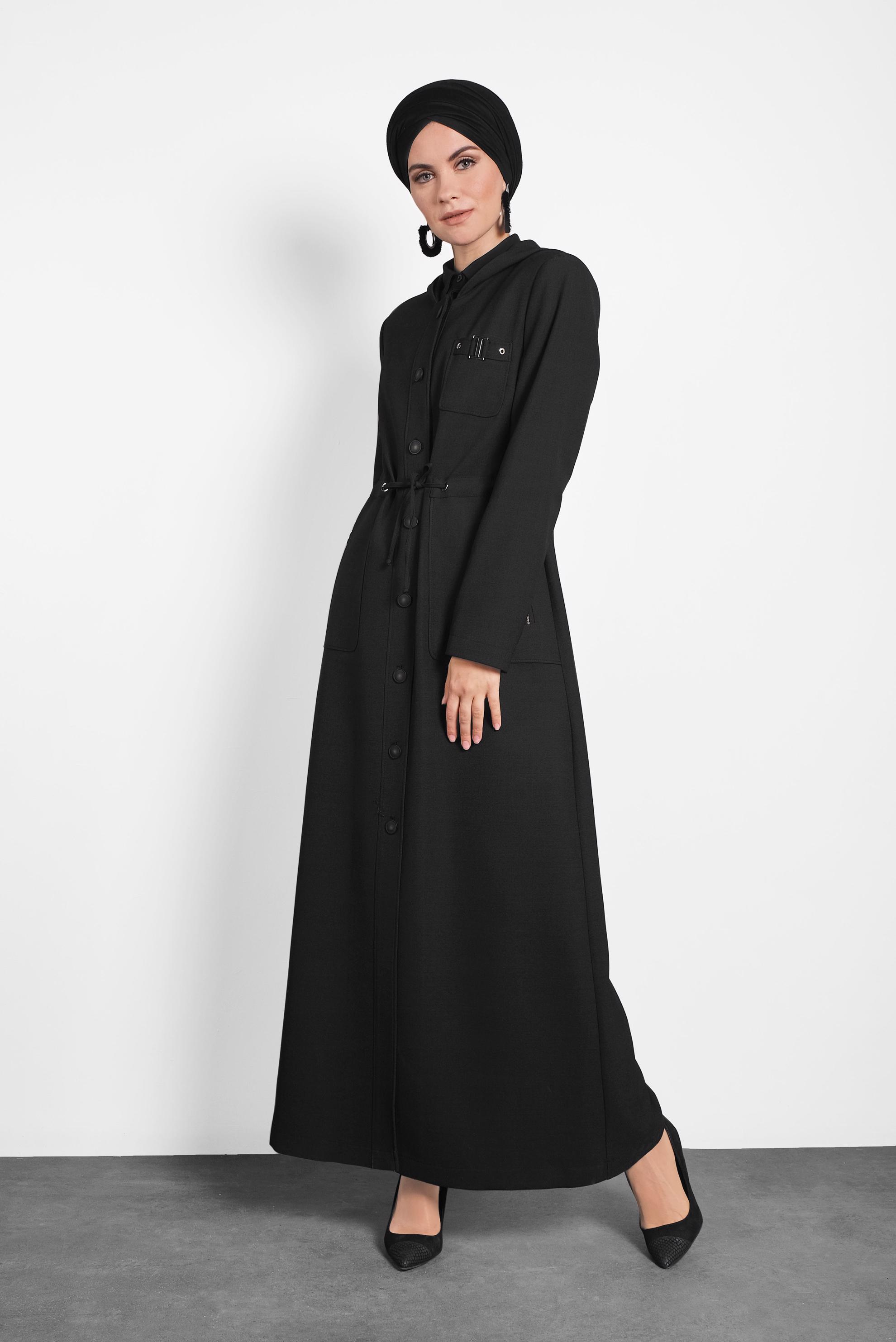 Tesettür giyim SİYAH DÜĞMELİ KAPÜŞONLU PARDESÜ 10130 
