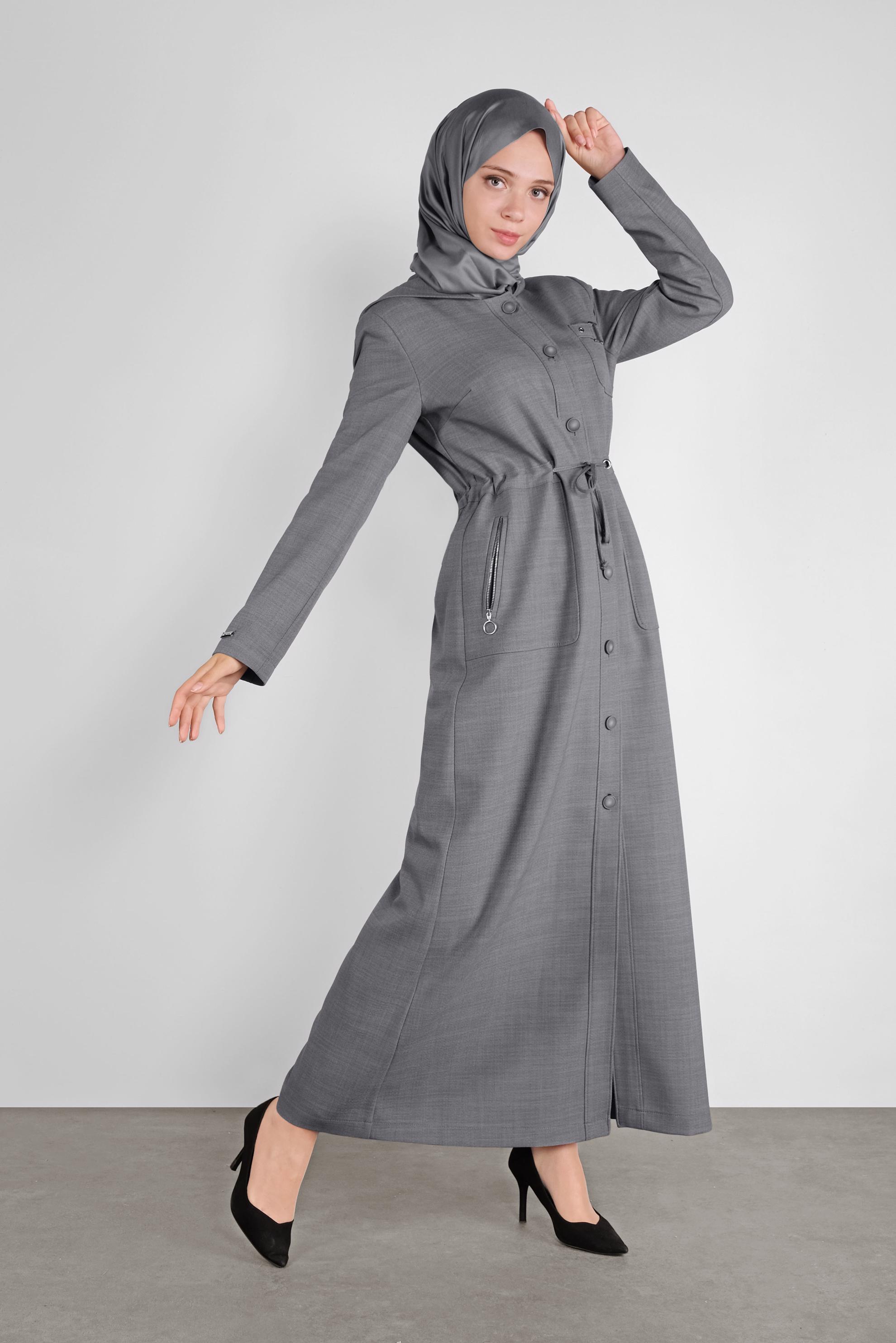 Tesettür giyim GRİ DÜĞMELİ KAPÜŞONLU PARDESÜ 10130 