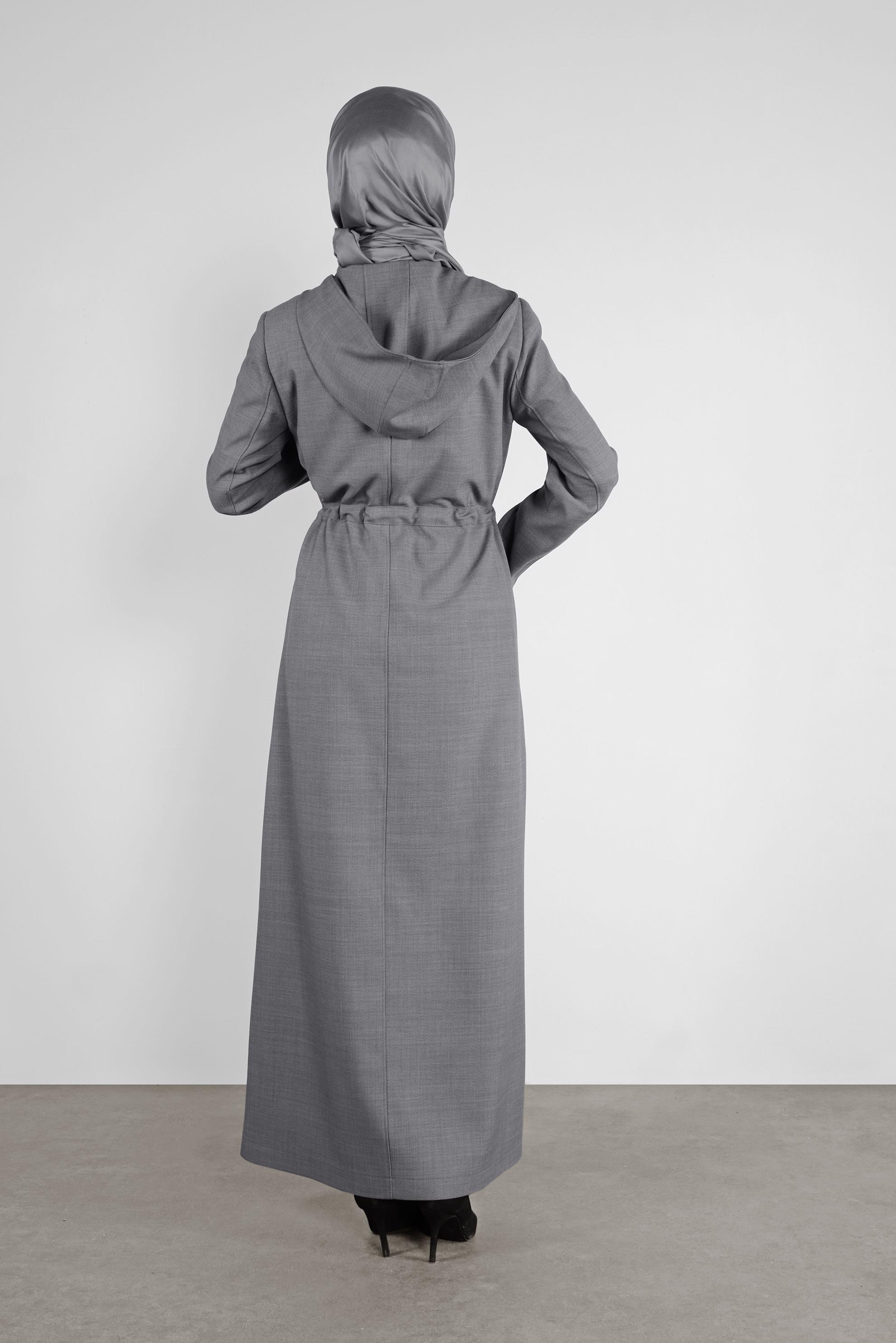 Tesettür giyim GRİ DÜĞMELİ KAPÜŞONLU PARDESÜ 10130 