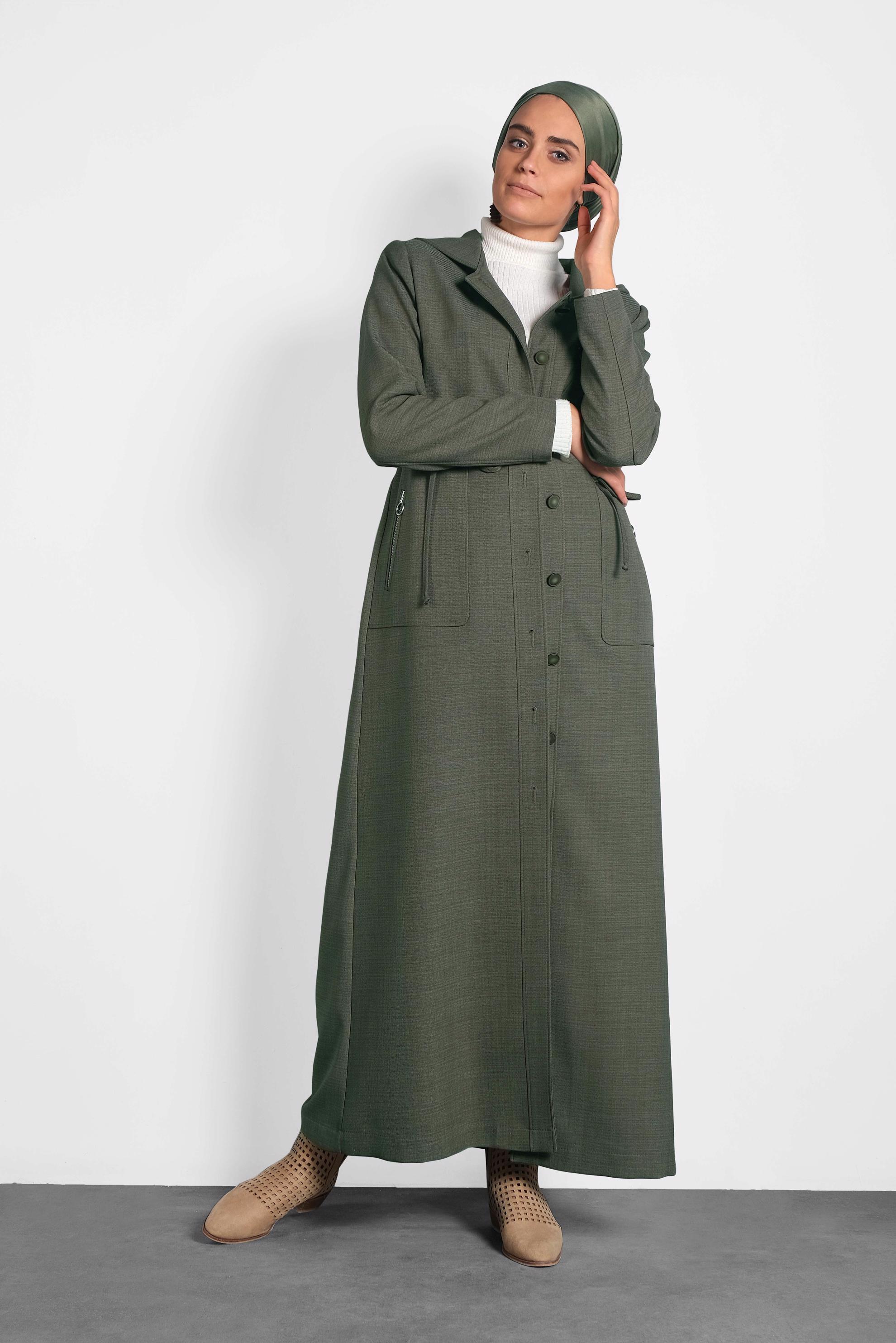 Tesettür giyim HAKİ DÜĞMELİ KAPÜŞONLU PARDESÜ 10130 