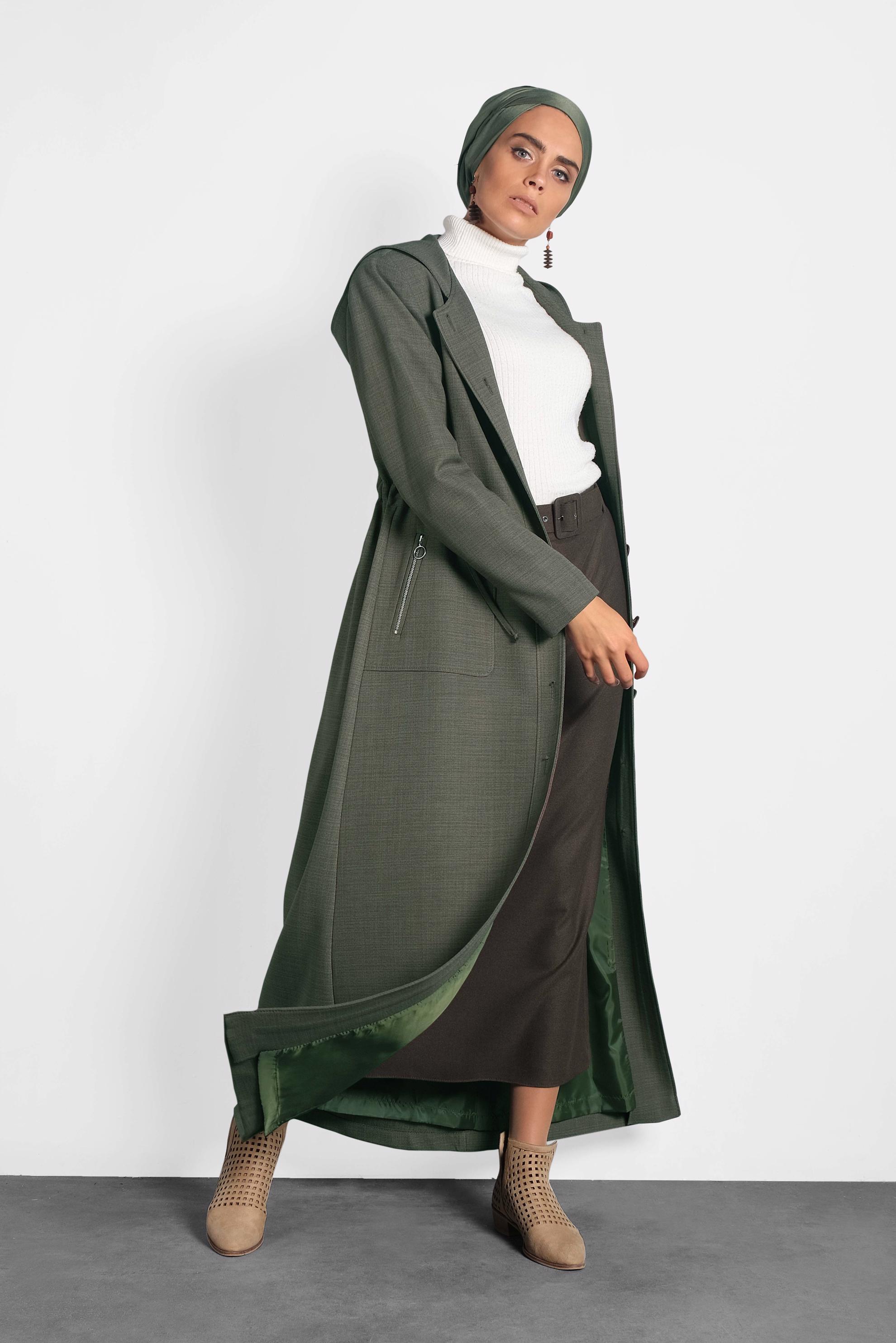 Tesettür giyim HAKİ DÜĞMELİ KAPÜŞONLU PARDESÜ 10130 