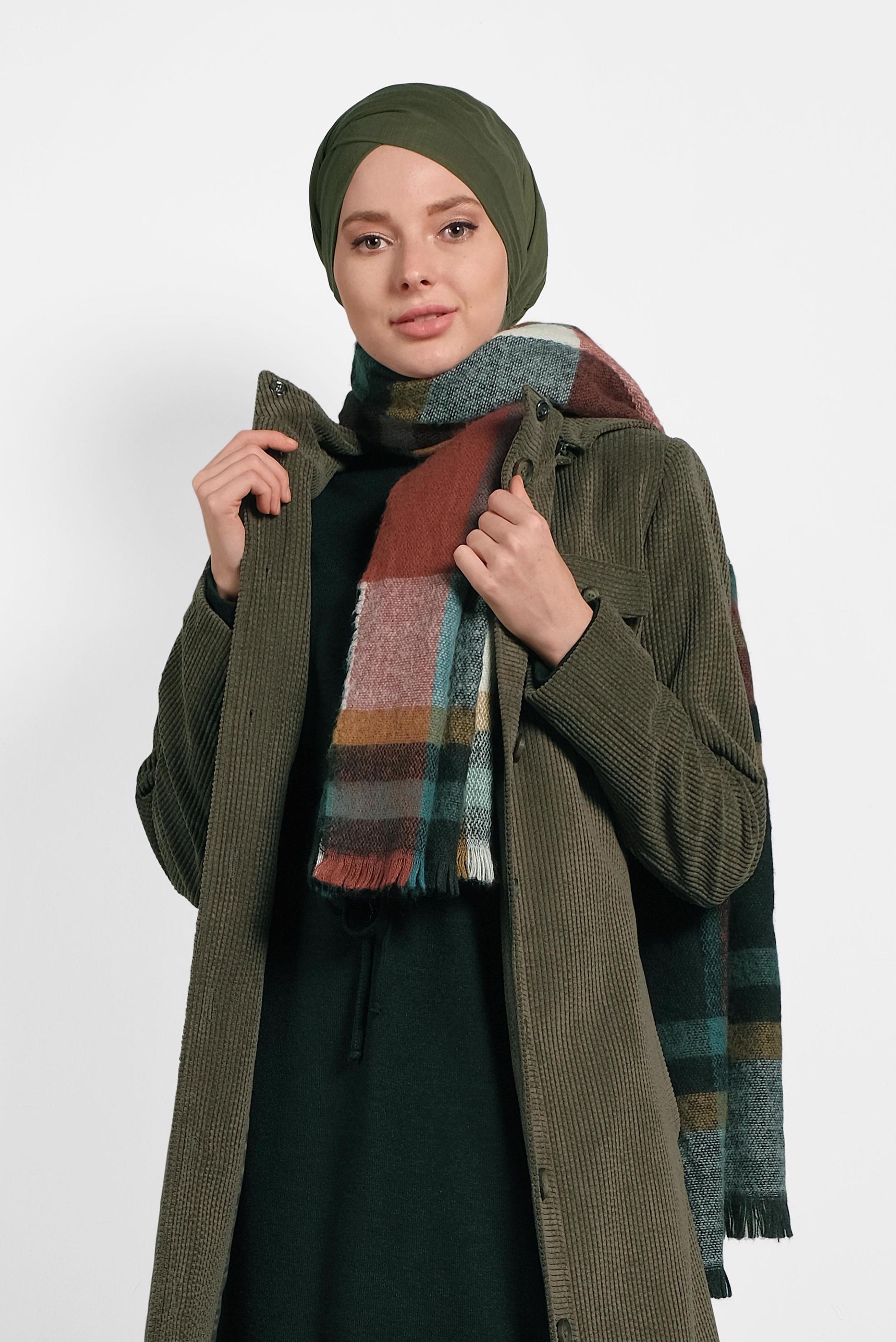 Tesettür giyim HAKİ KAPÜŞONLU KADİFE PARDESÜ 10144 