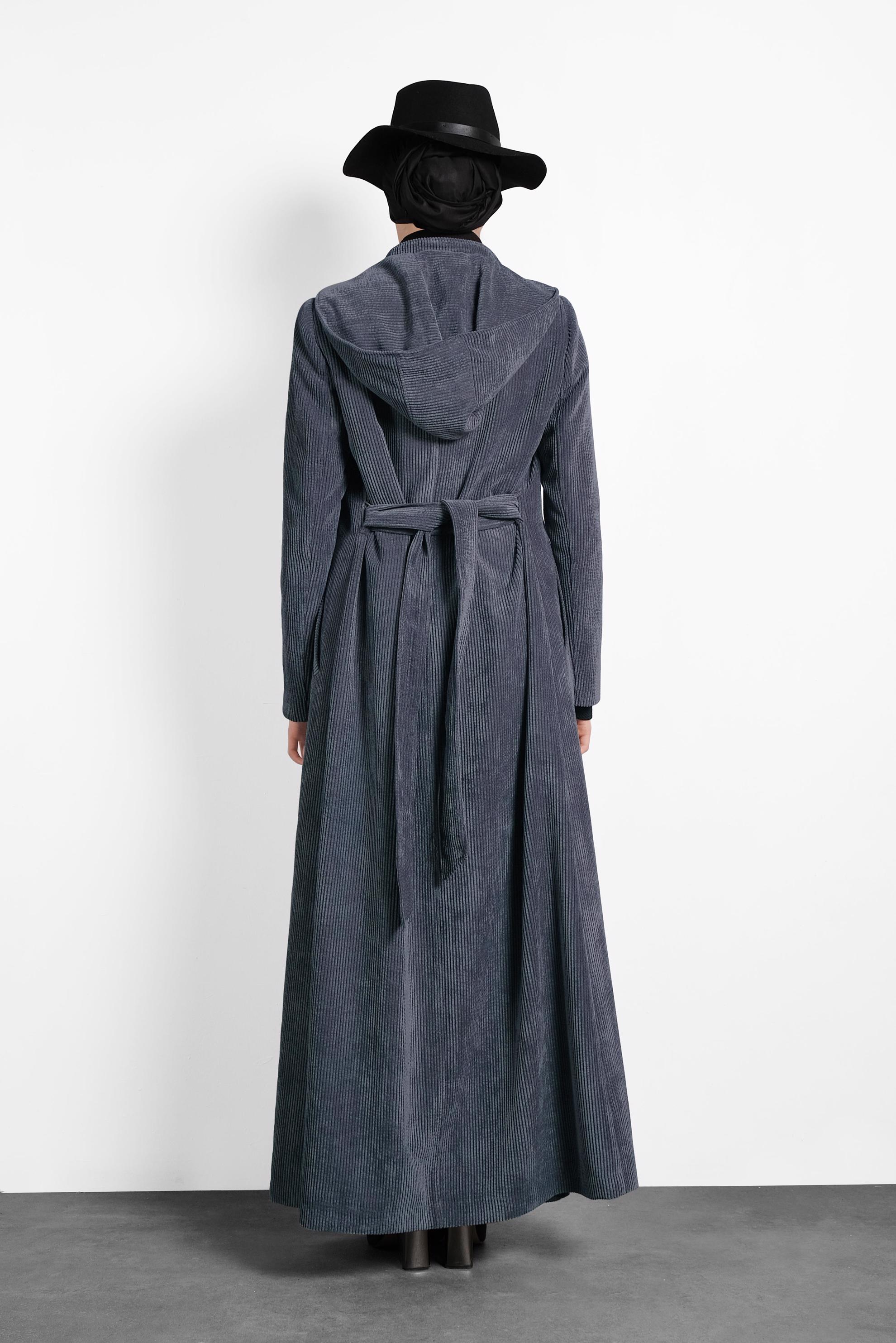 Tesettür giyim GRİ KAPÜŞONLU KADİFE PARDESÜ 10144 