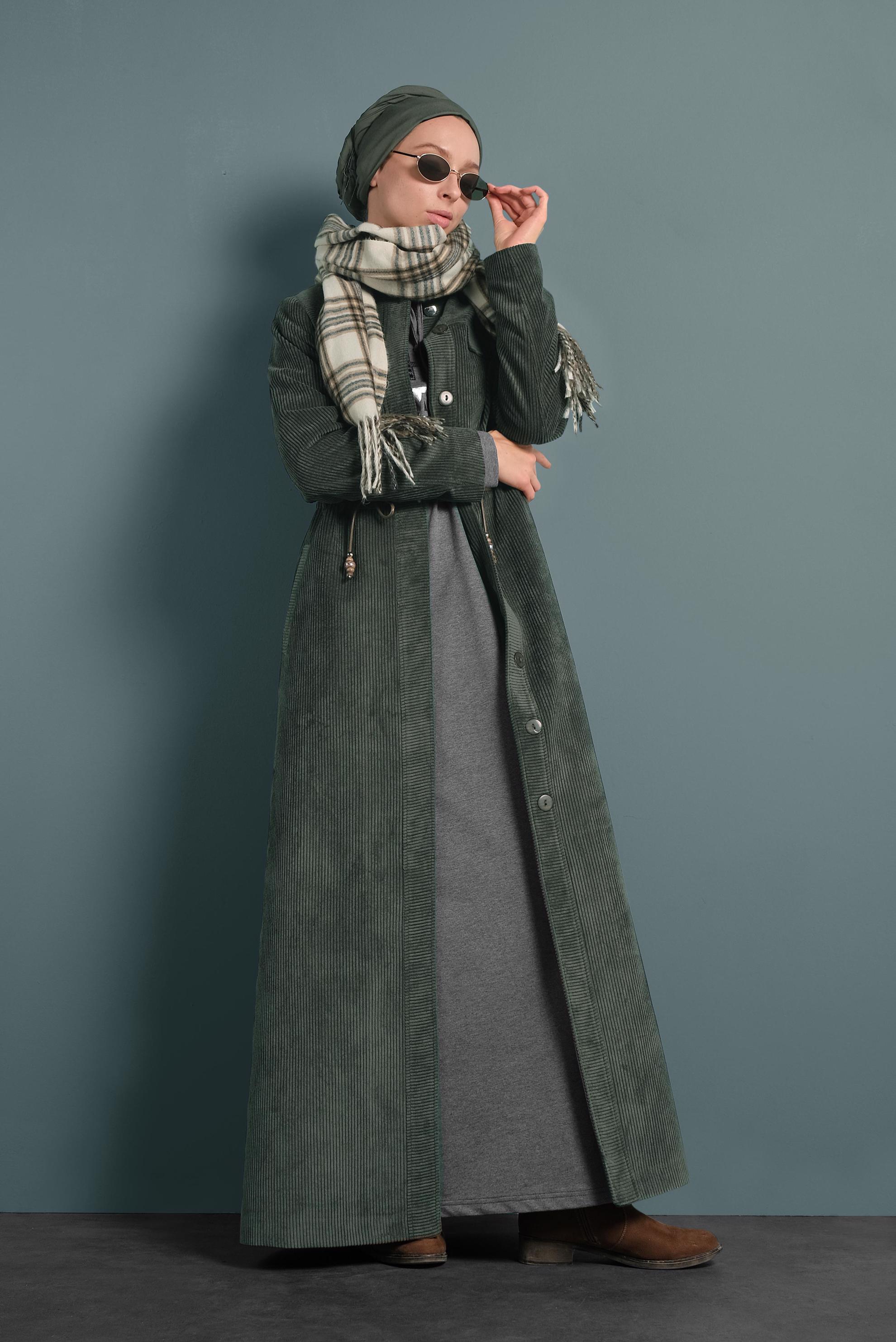 Tesettür giyim YEŞİL KADİFE DÜĞMELİ PARDESÜ 10145