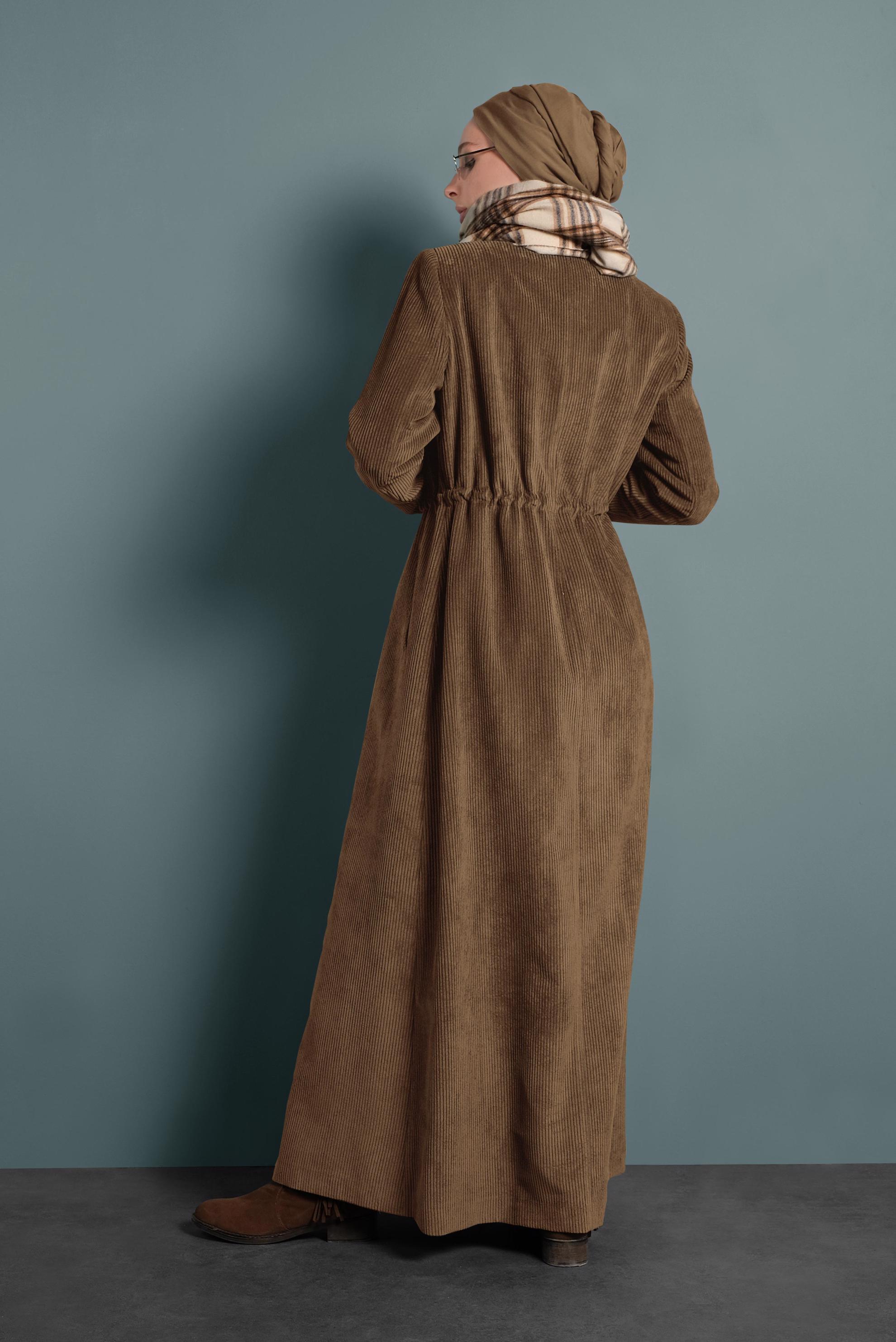 Tesettür giyim TABA KADİFE DÜĞMELİ PARDESÜ 10145