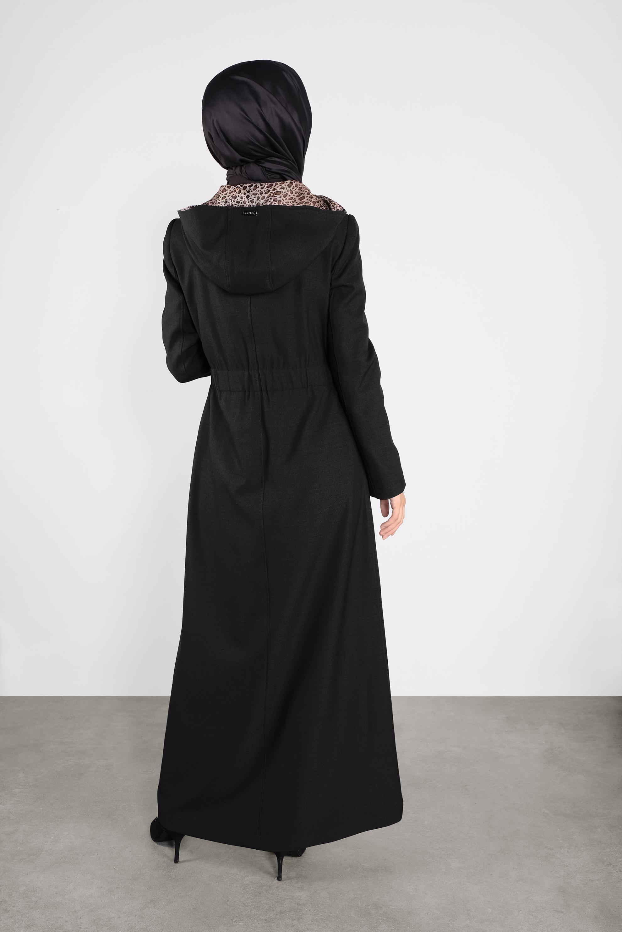 Tesettür giyim SİYAH LEOPAR DESENLİ KAPÜŞONLU PARDESÜ 10282 