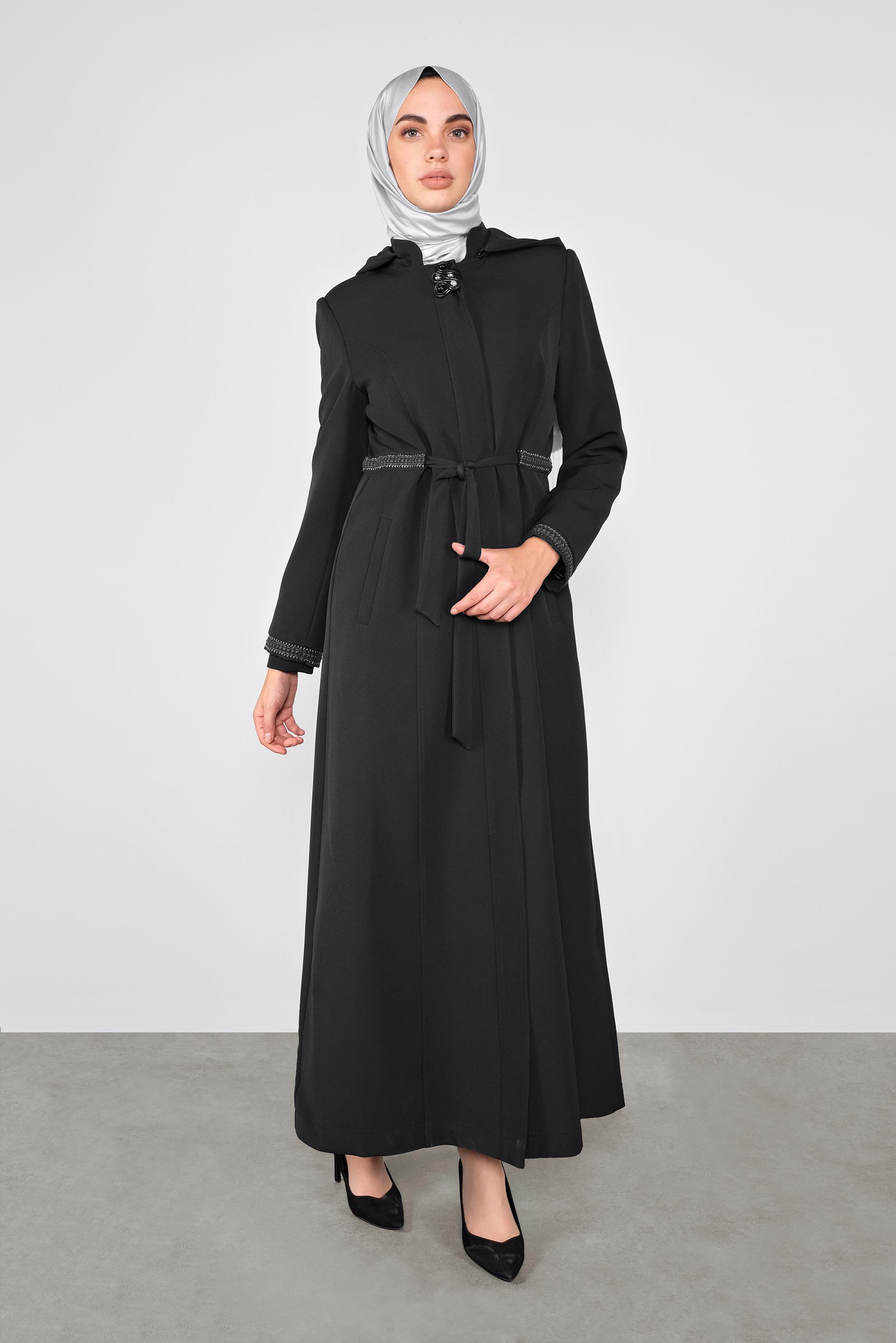 Tesettür giyim SİYAH NAKIŞLI BROŞLU  PARDESÜ 10295 