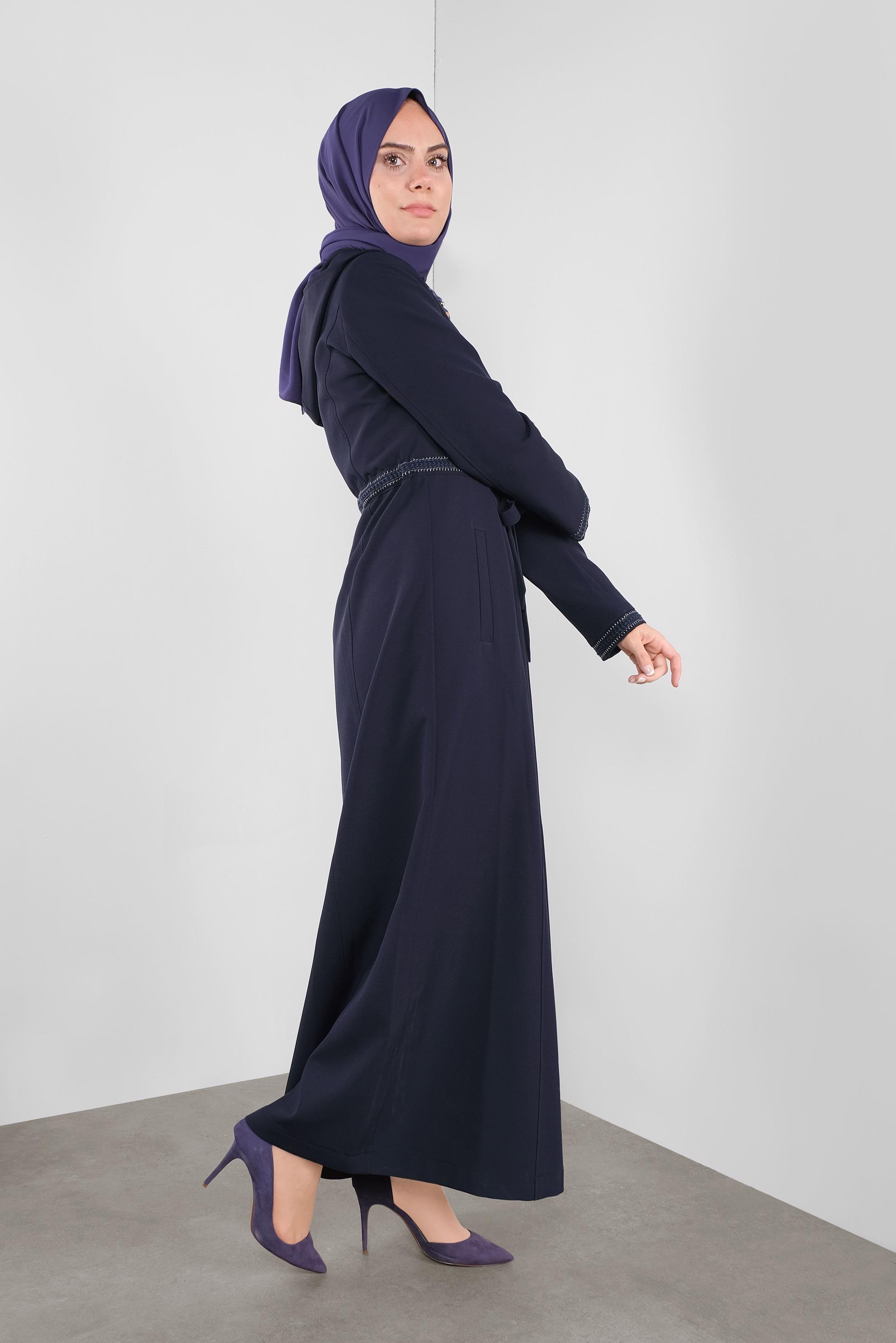 Tesettür giyim LACİVERT NAKIŞLI BROŞLU  PARDESÜ 10295 