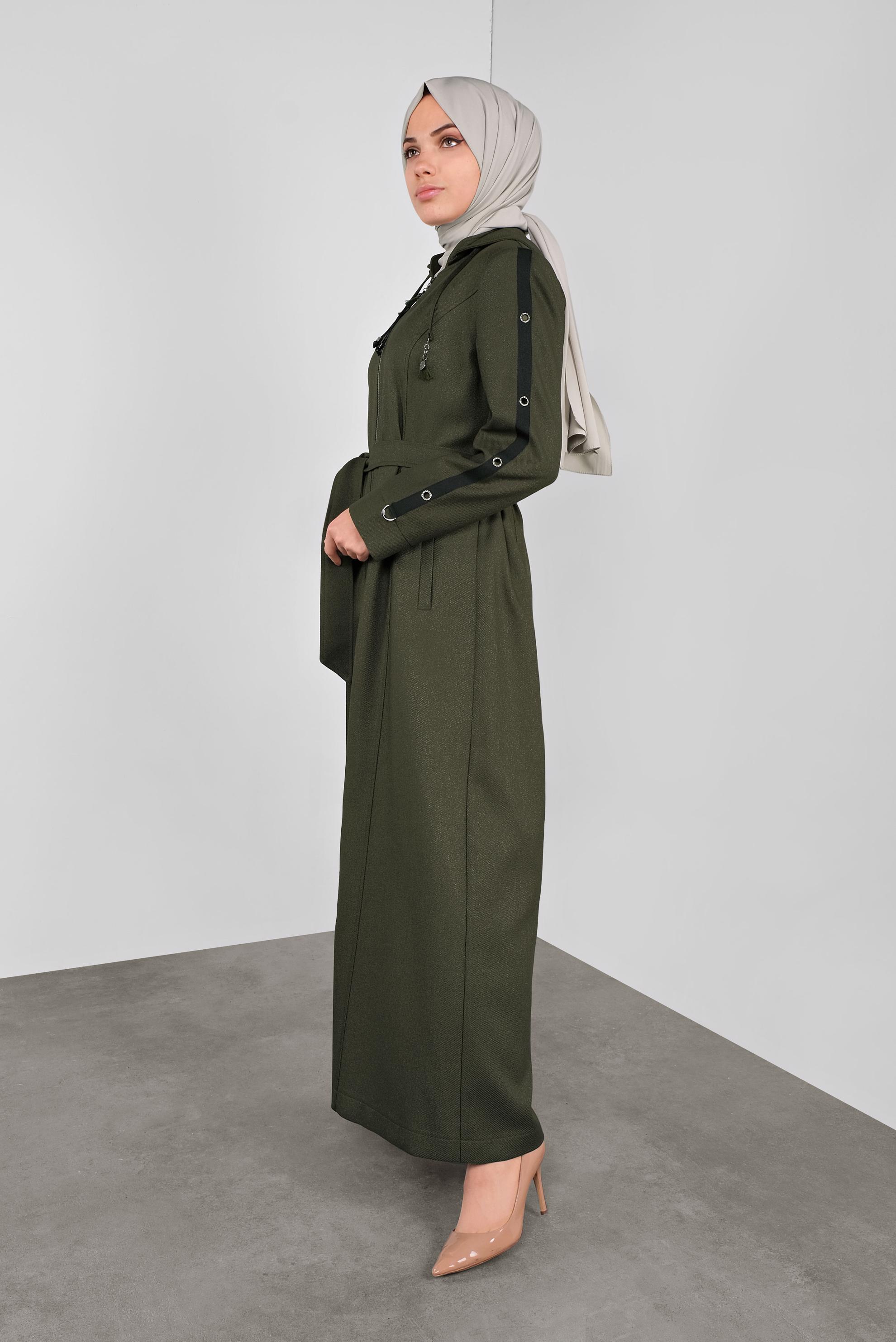 Tesettür giyim HAKİ KUŞ GÖZÜ DETAYLI FERMUARLI PARDESÜ 10297 