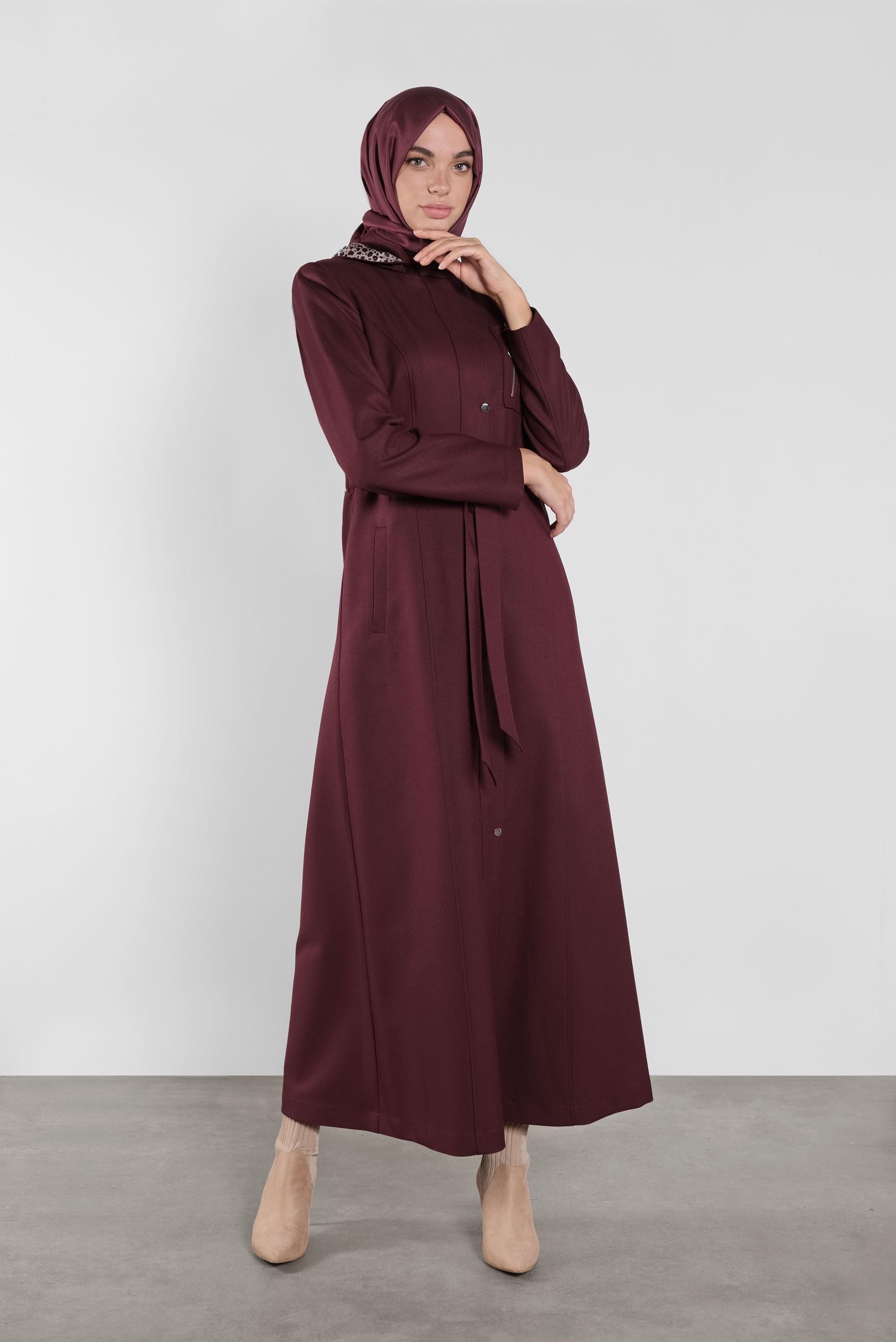 Tesettür giyim BORDO KUŞAKLI PARDESÜ 10298