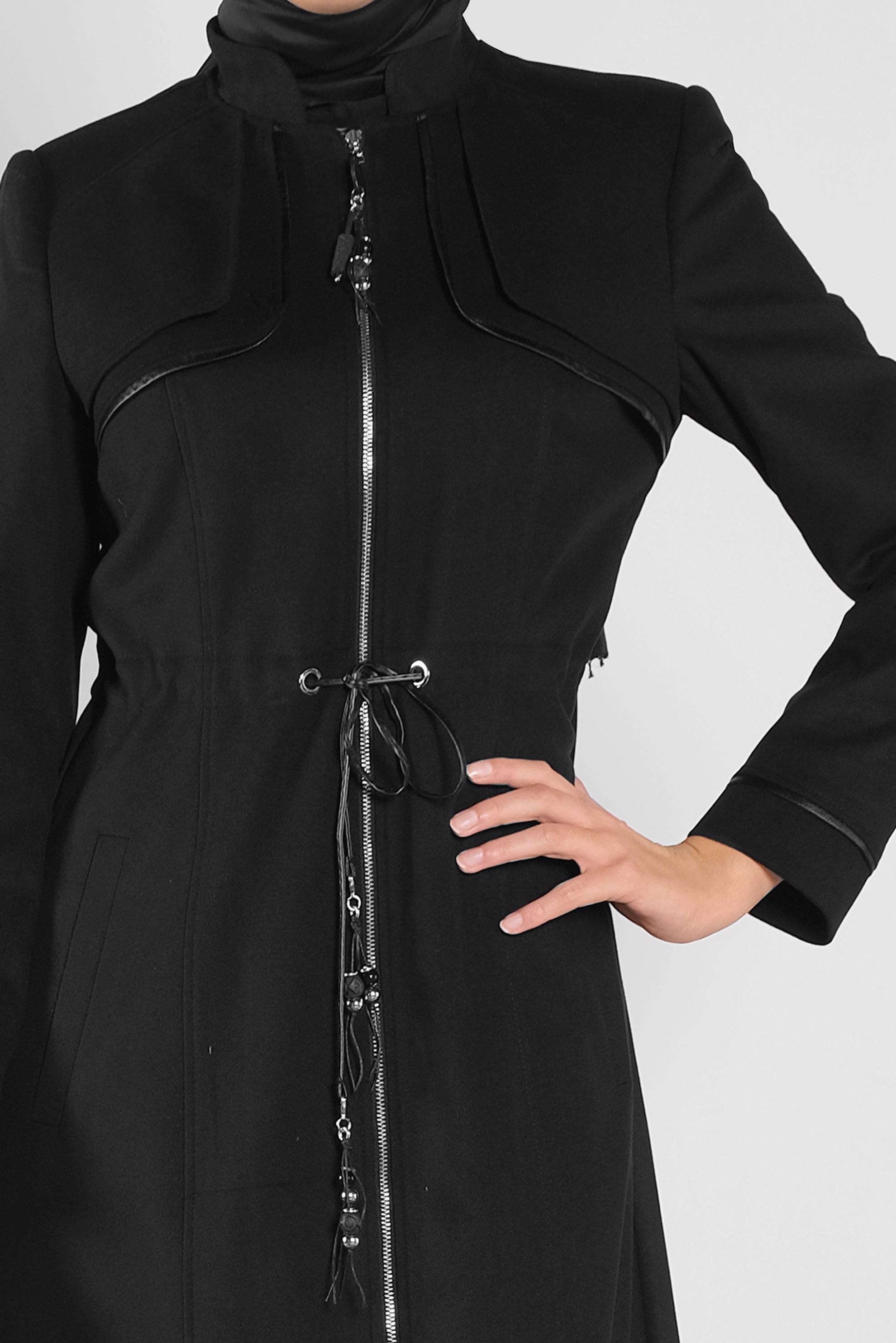 Tesettür giyim SİYAH BELİ BAĞCIKLI BİYELİ PARDESÜ 10299 