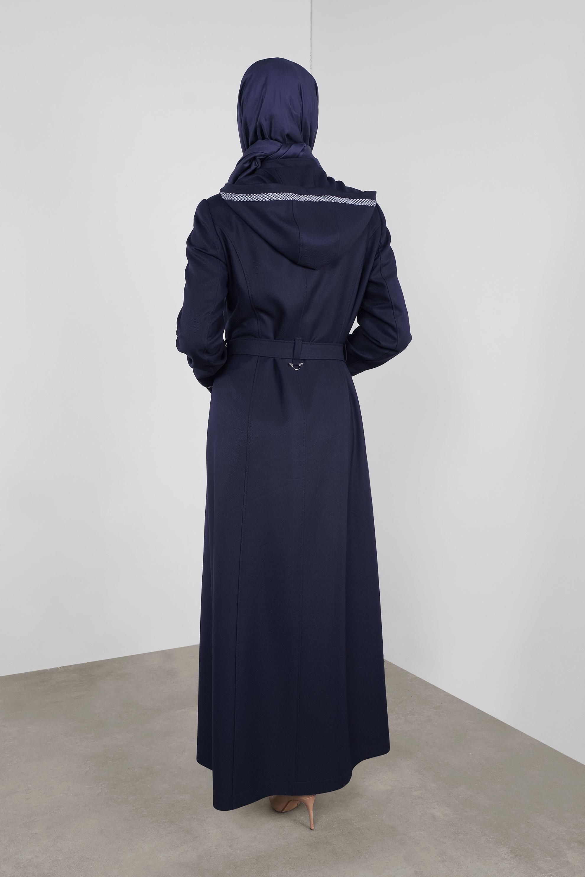 Tesettür giyim LACİVERT KAPÜŞONLU FERMUARI METAL AKSESUARLI PARDESÜ 10302 
