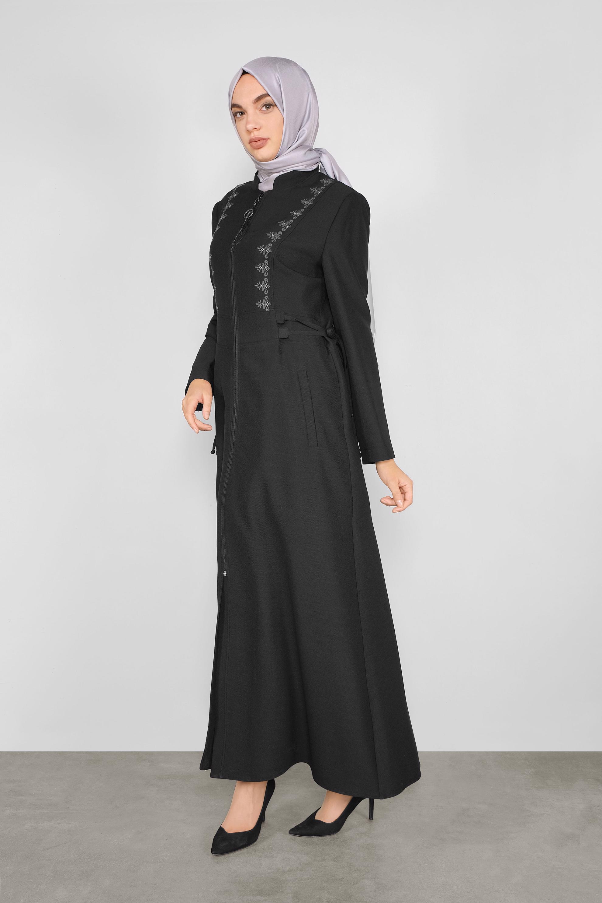 Tesettür giyim SİYAH YANDAN BAĞCIKLI NAKIŞLI PARDESÜ  10308 