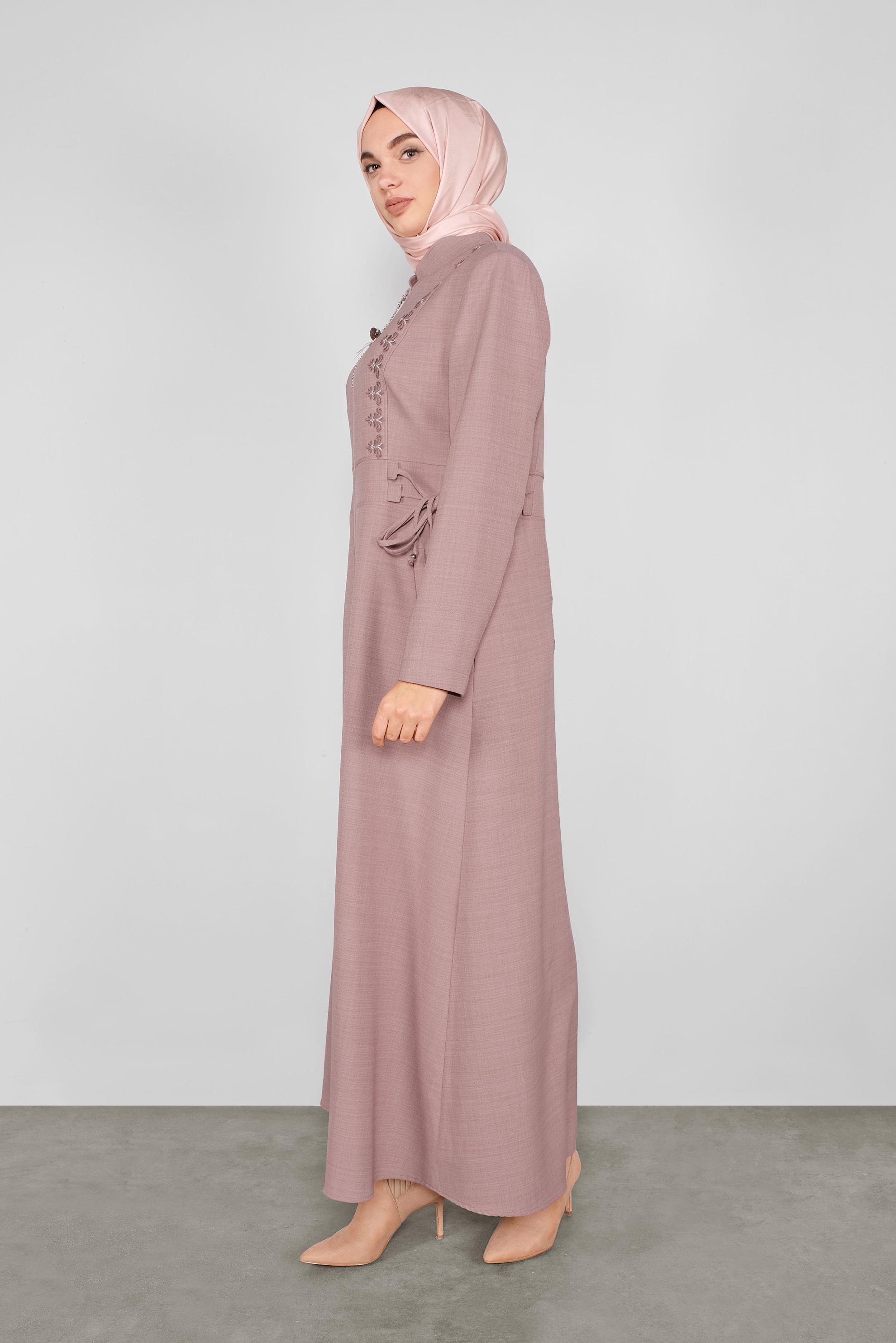 Tesettür giyim PUDRA YANDAN BAĞCIKLI NAKIŞLI PARDESÜ  10308 