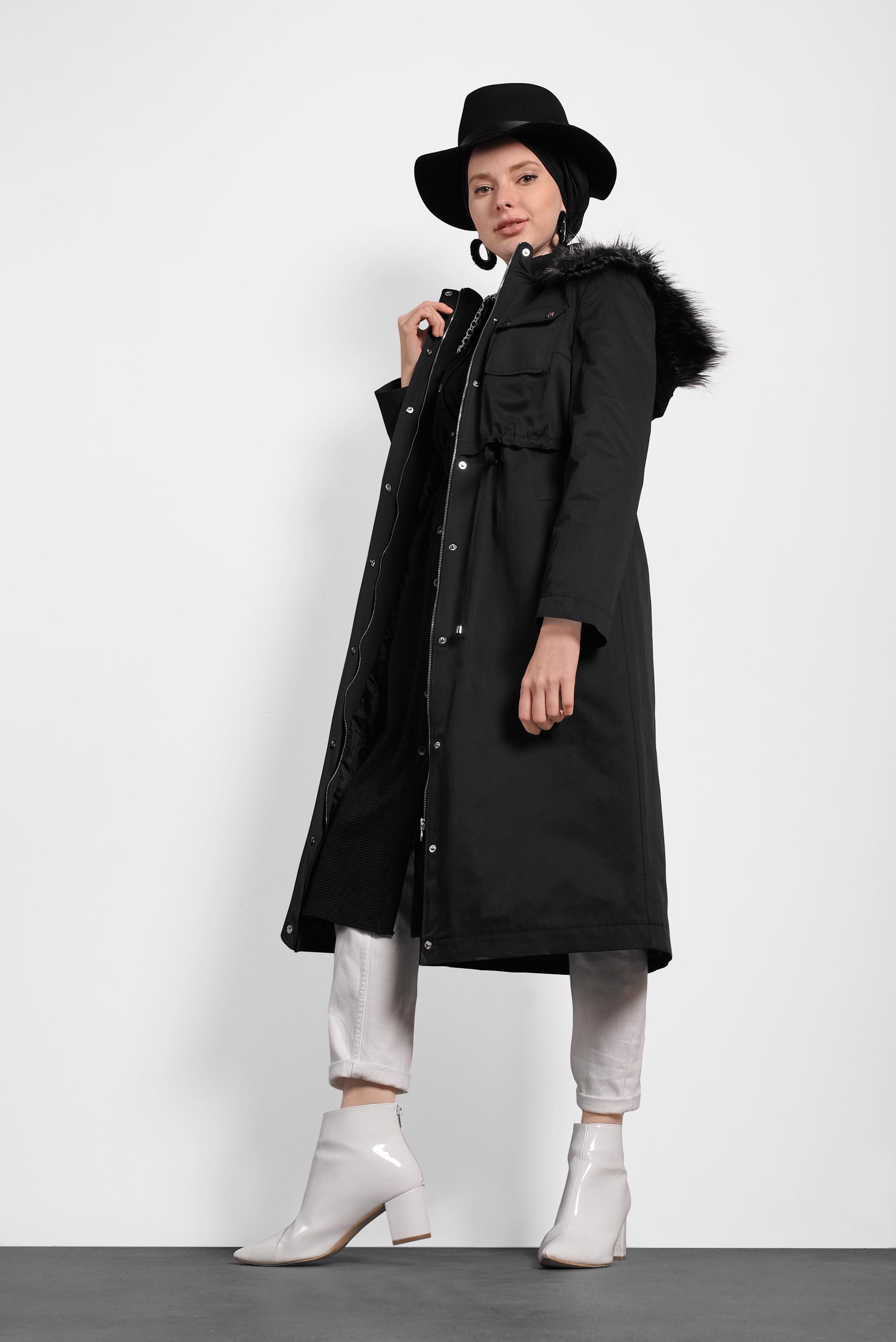 Tesettür giyim SİYAH BELDEN BÜZGÜLÜ KAPÜŞONLU PARKA 90001 