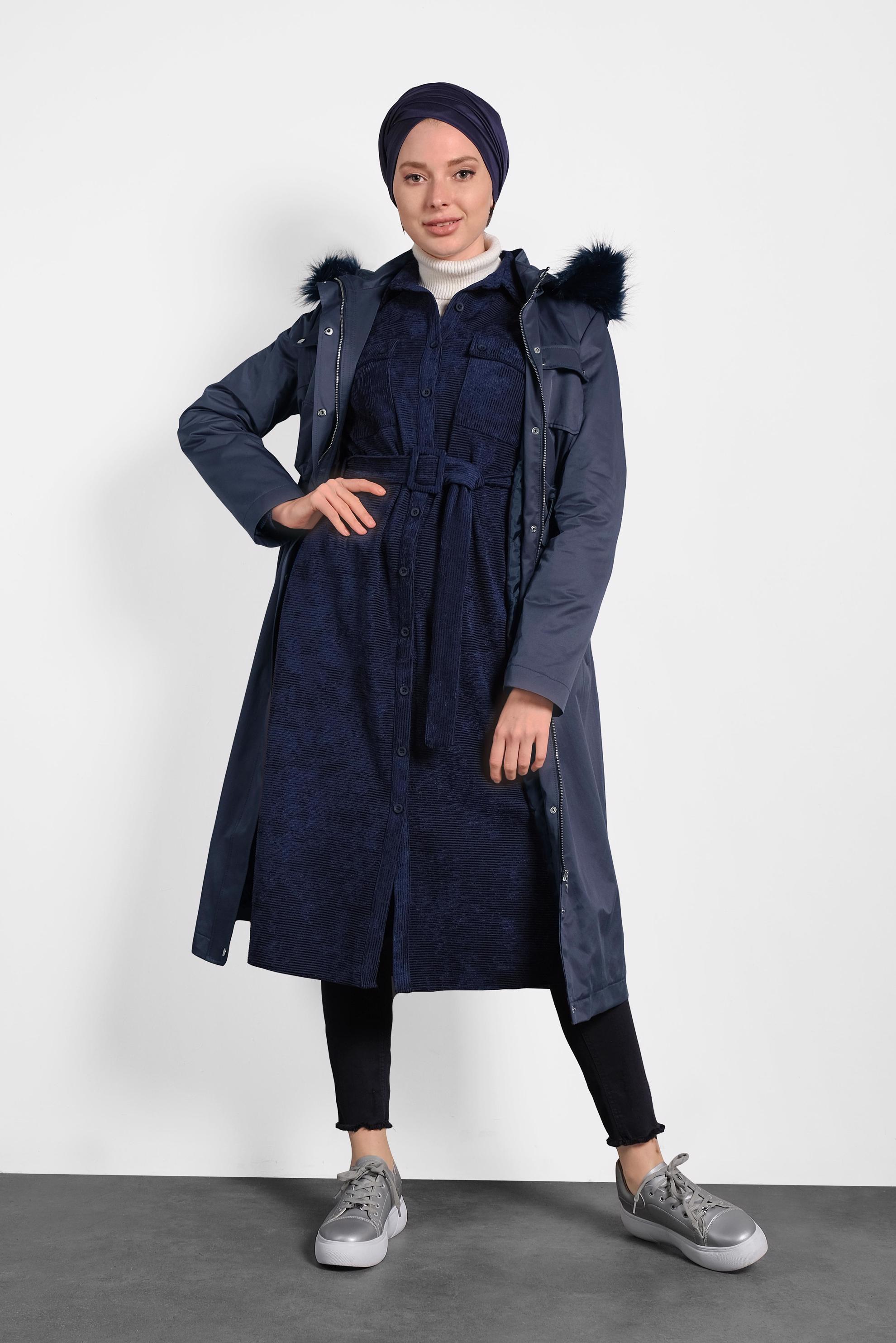 Tesettür giyim LACİVERT BELDEN BÜZGÜLÜ KAPÜŞONLU PARKA 90001 