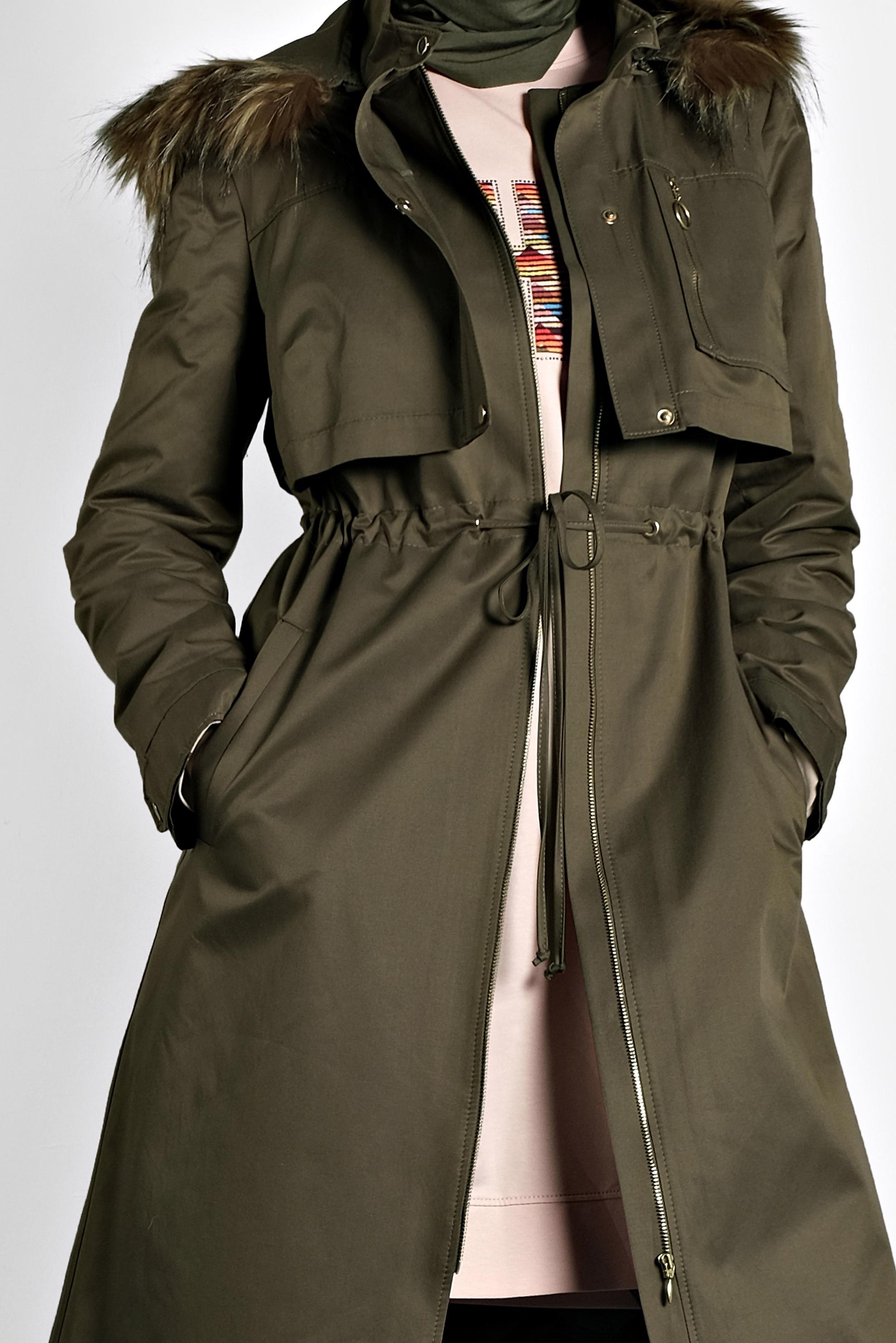 Tesettür giyim HAKİ BEL BÜZGÜLÜ KAPÜŞONLU PARKA 90004