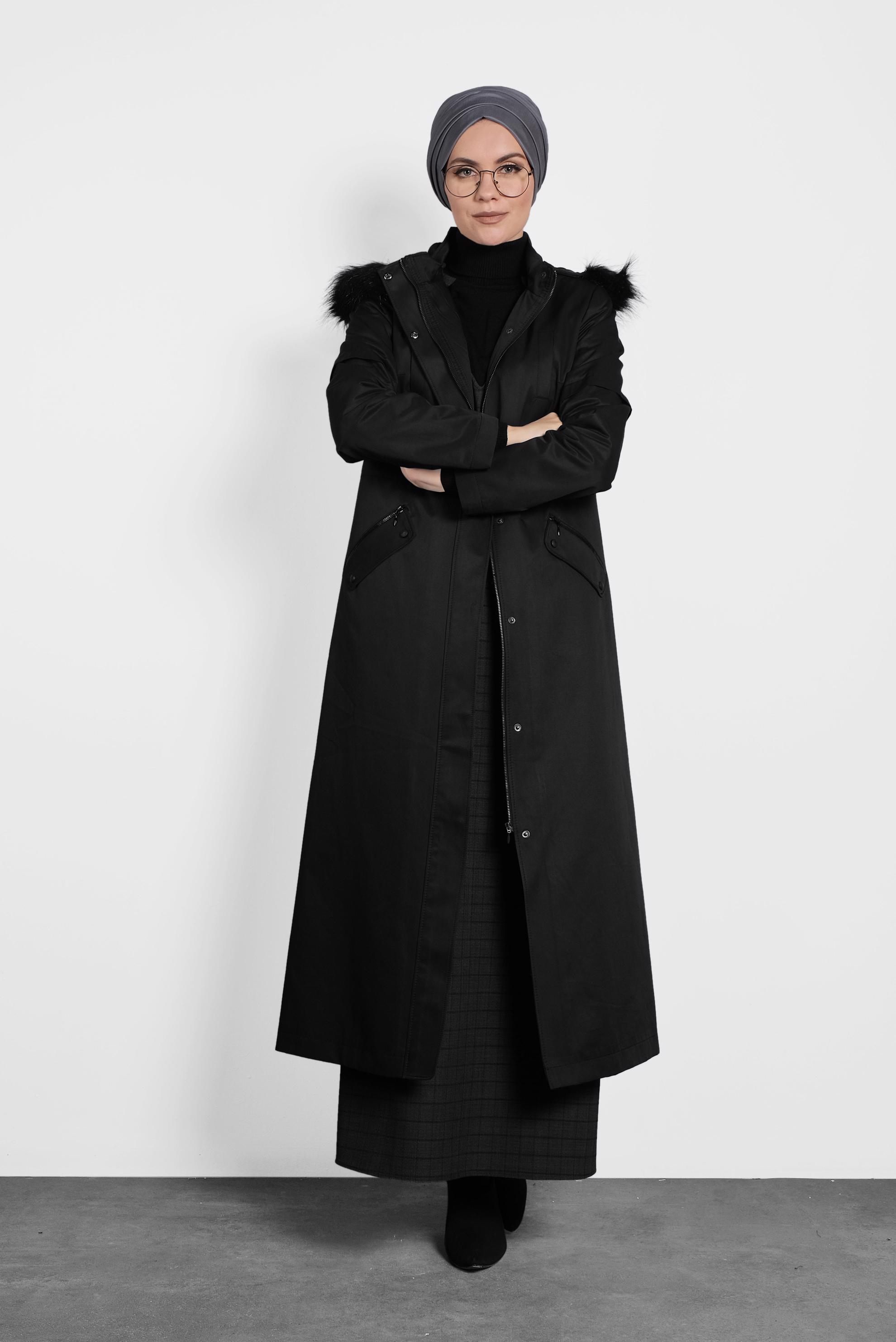 Tesettür giyim SİYAH ÇITÇITLI VE FERMUARLI KÜRKLÜ KAPÜŞONLU PARKA 90006 