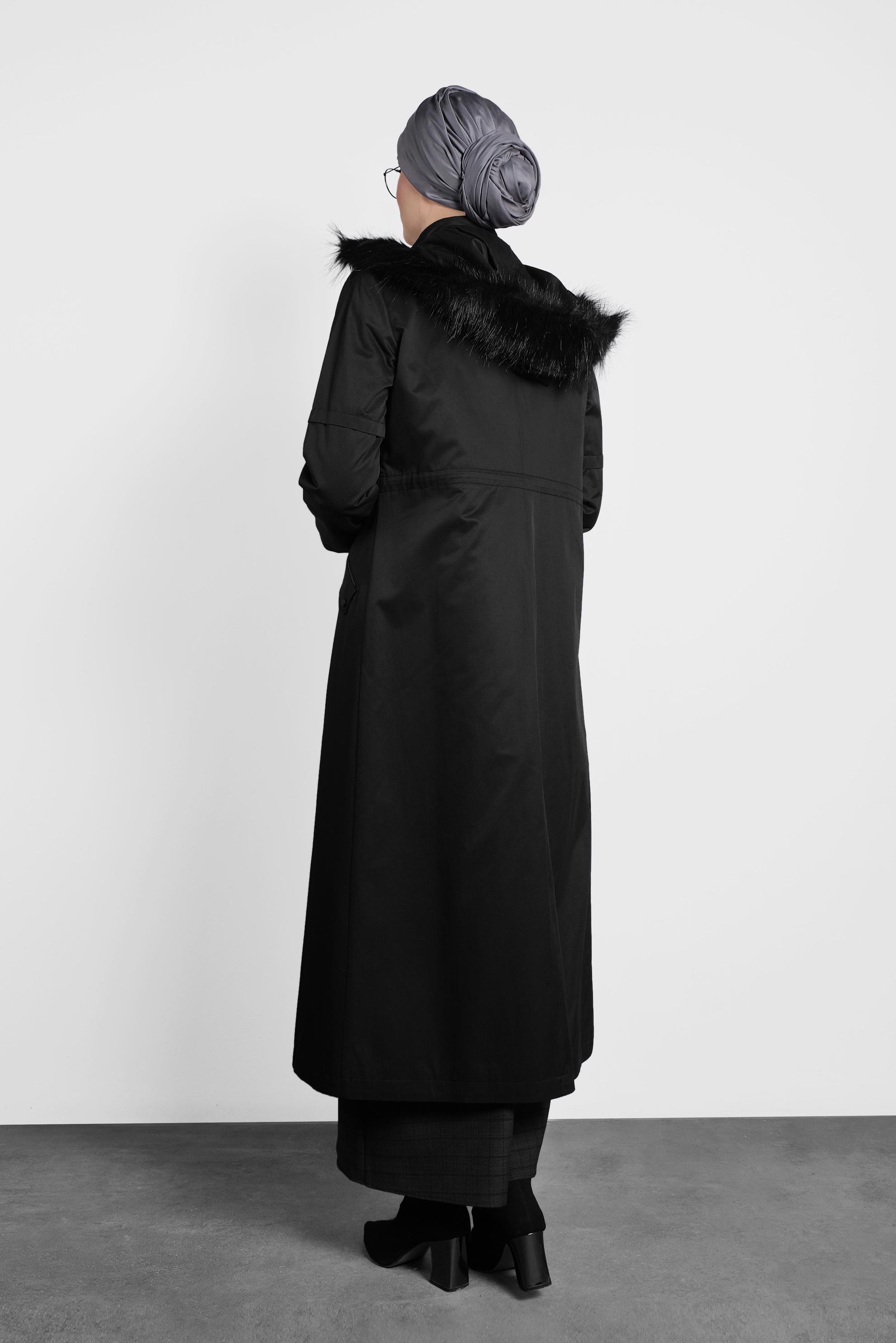 Tesettür giyim SİYAH ÇITÇITLI VE FERMUARLI KÜRKLÜ KAPÜŞONLU PARKA 90006 