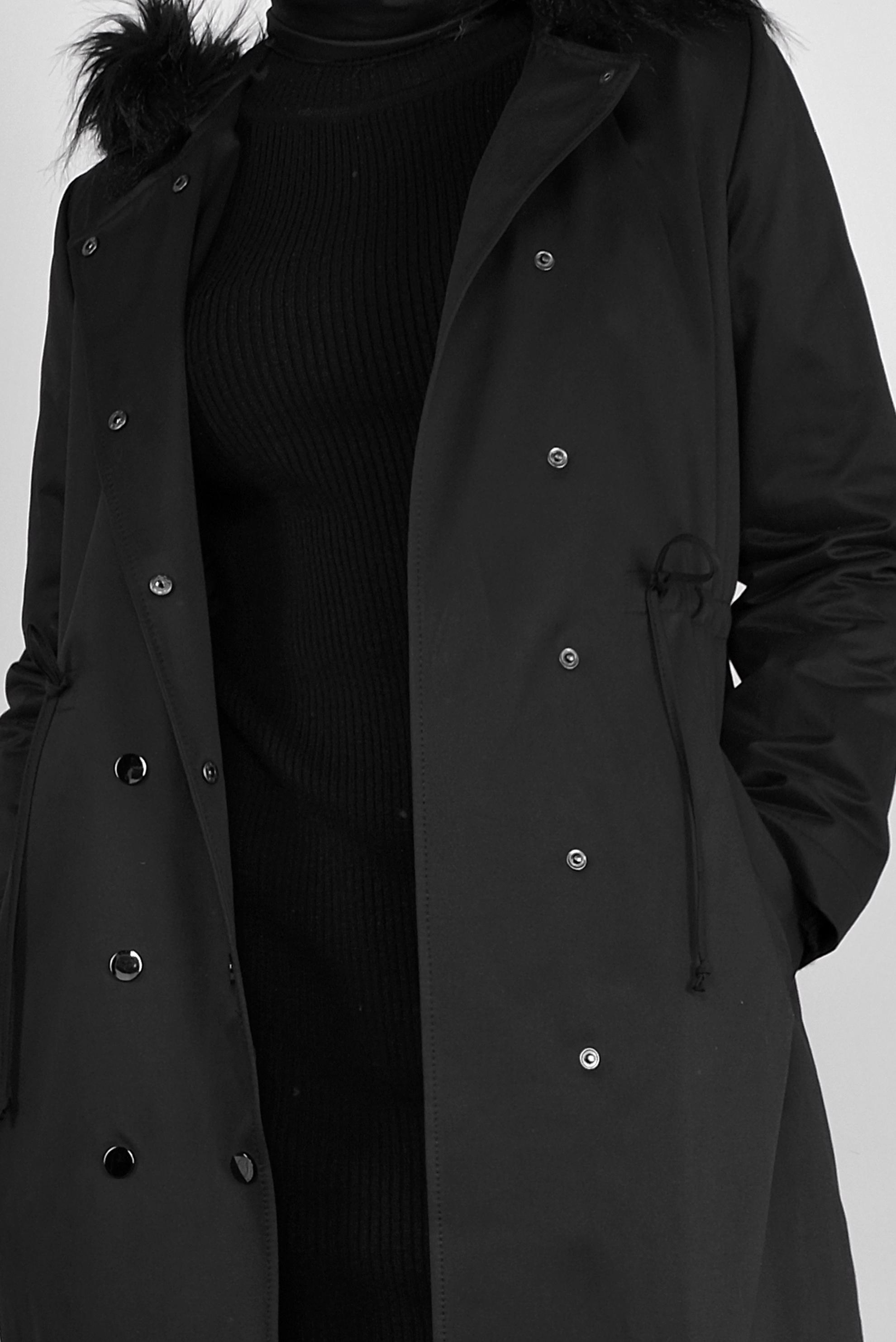 Tesettür giyim SİYAH KAPÜŞONU KÜRKLÜ BELİ BÜZGÜLÜ PARKA 90133 