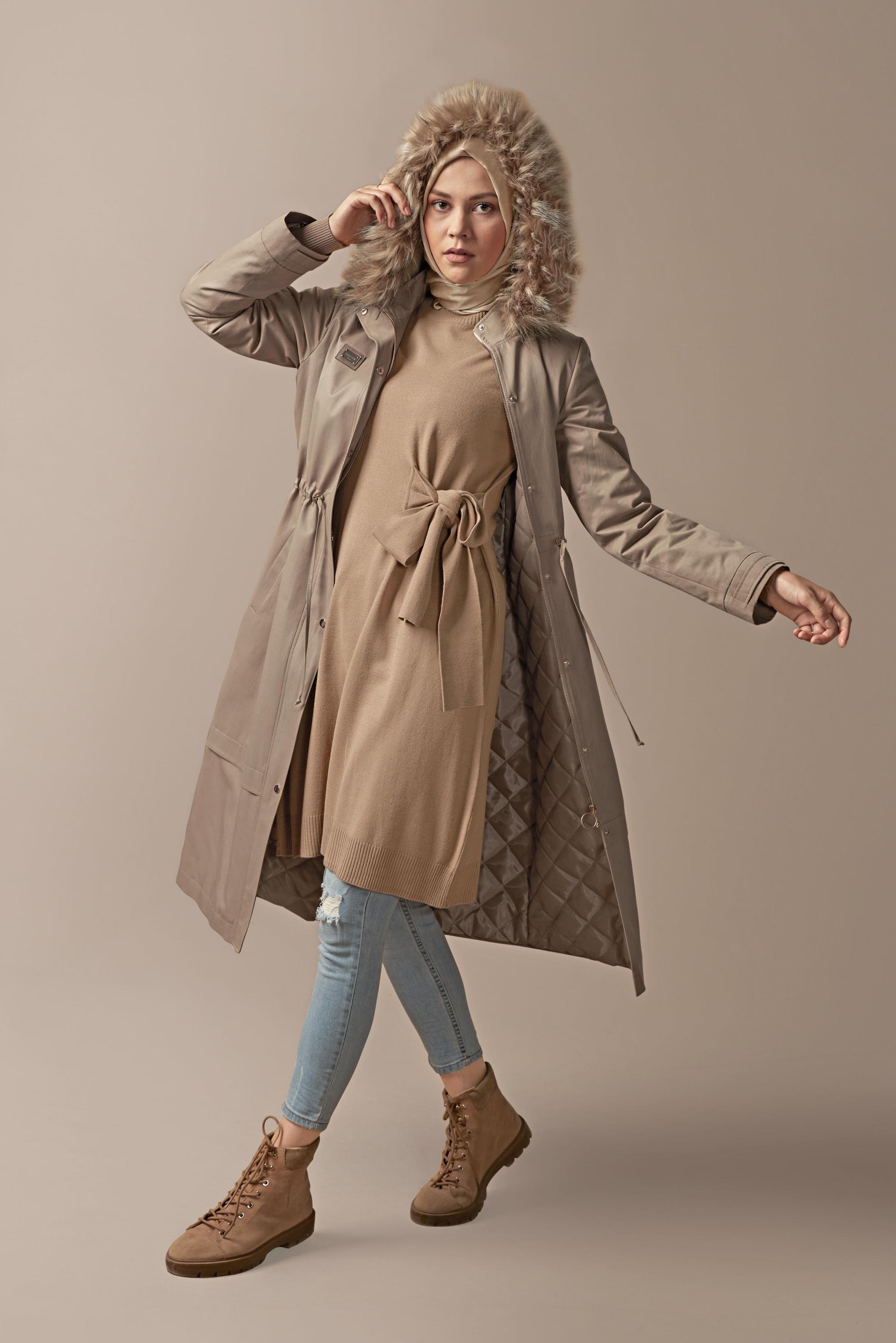 Tesettür giyim KAHVE BELİ BÜZGÜLÜ KÜRKLÜ PARKA  90137 