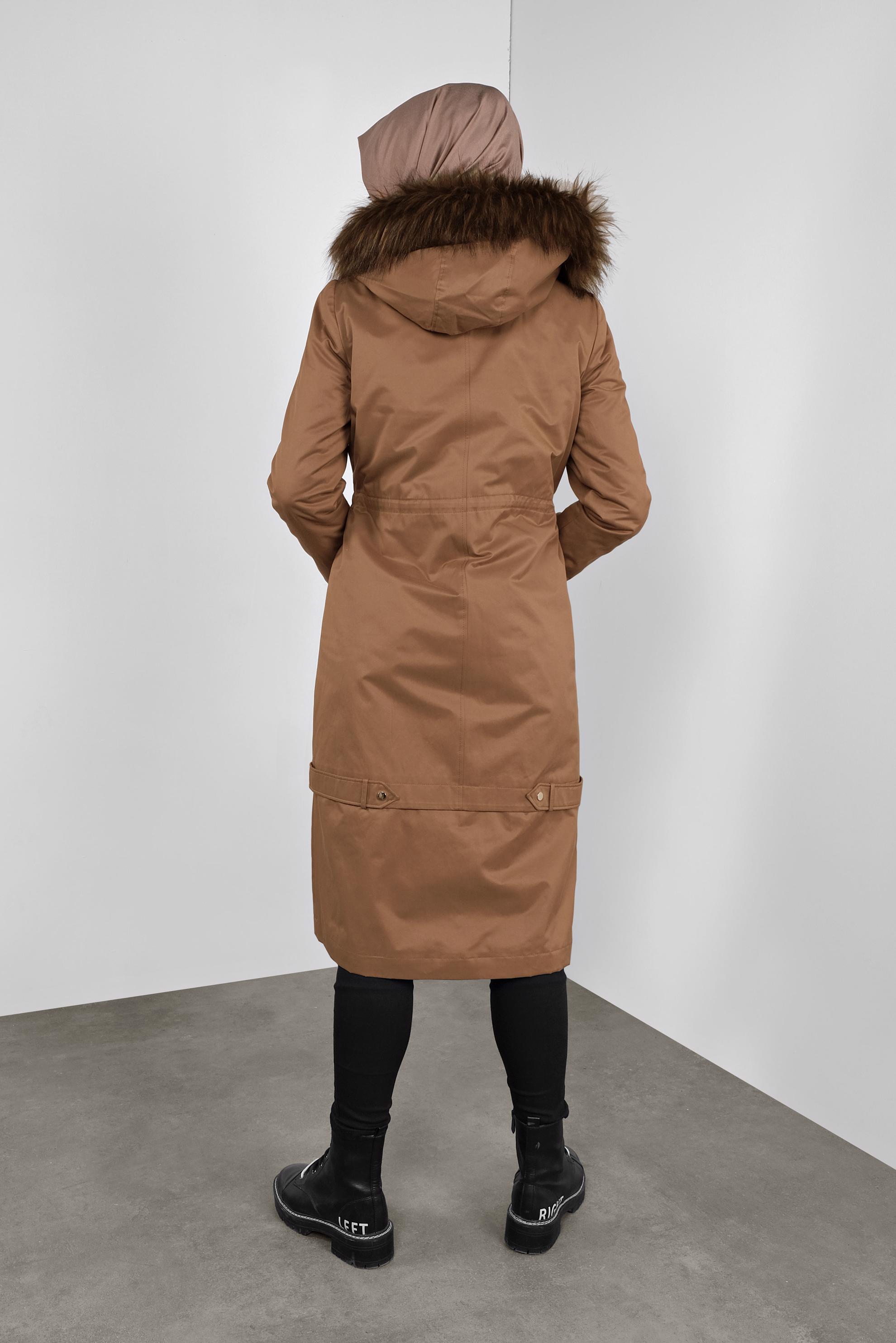 Tesettür giyim TABA BELİ BÜZGÜLÜ KÜRKLÜ PARKA  90137 