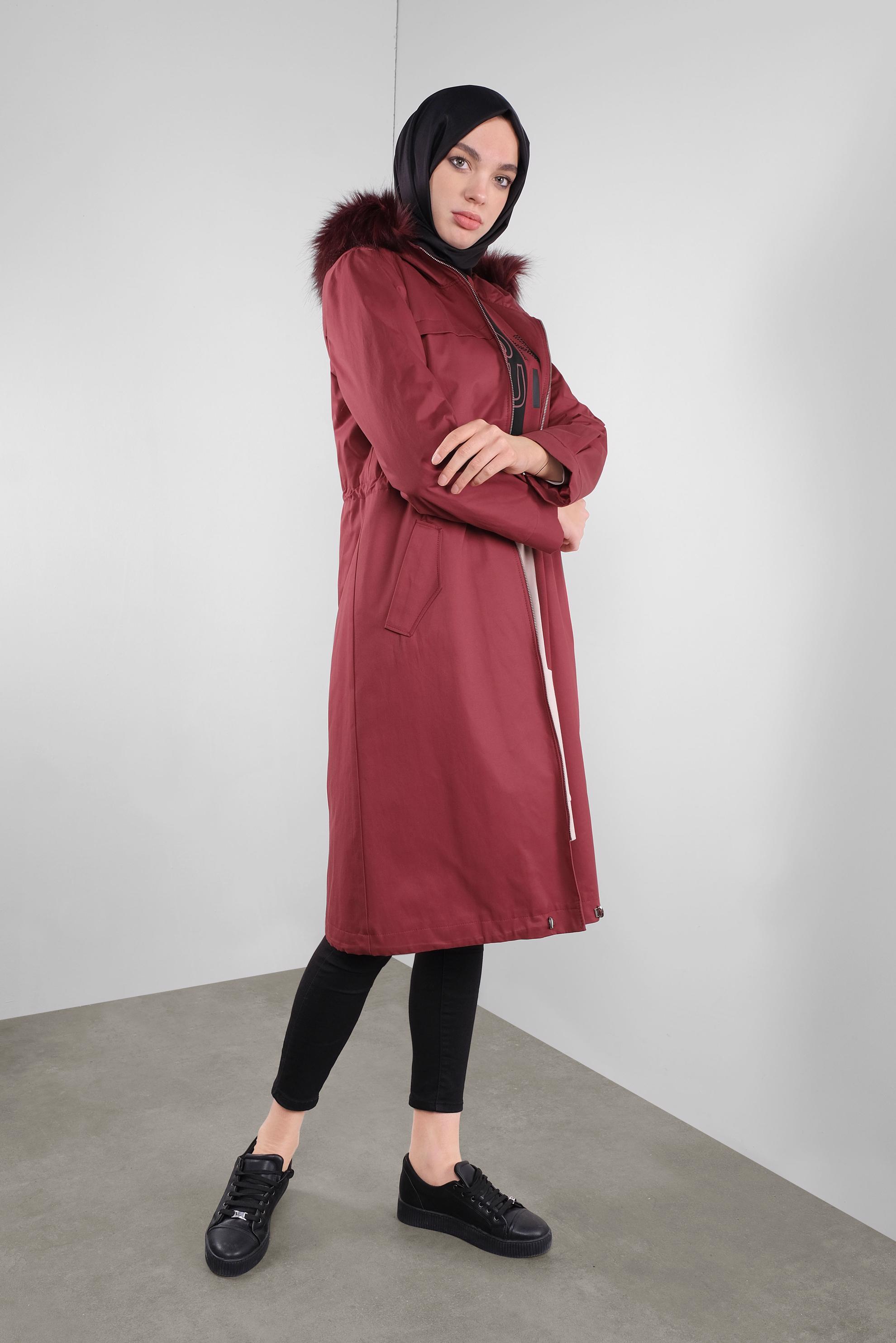 Tesettür giyim BORDO BEL KISMI BÜZGÜLÜ KAPÜŞONLU PARKA 90138