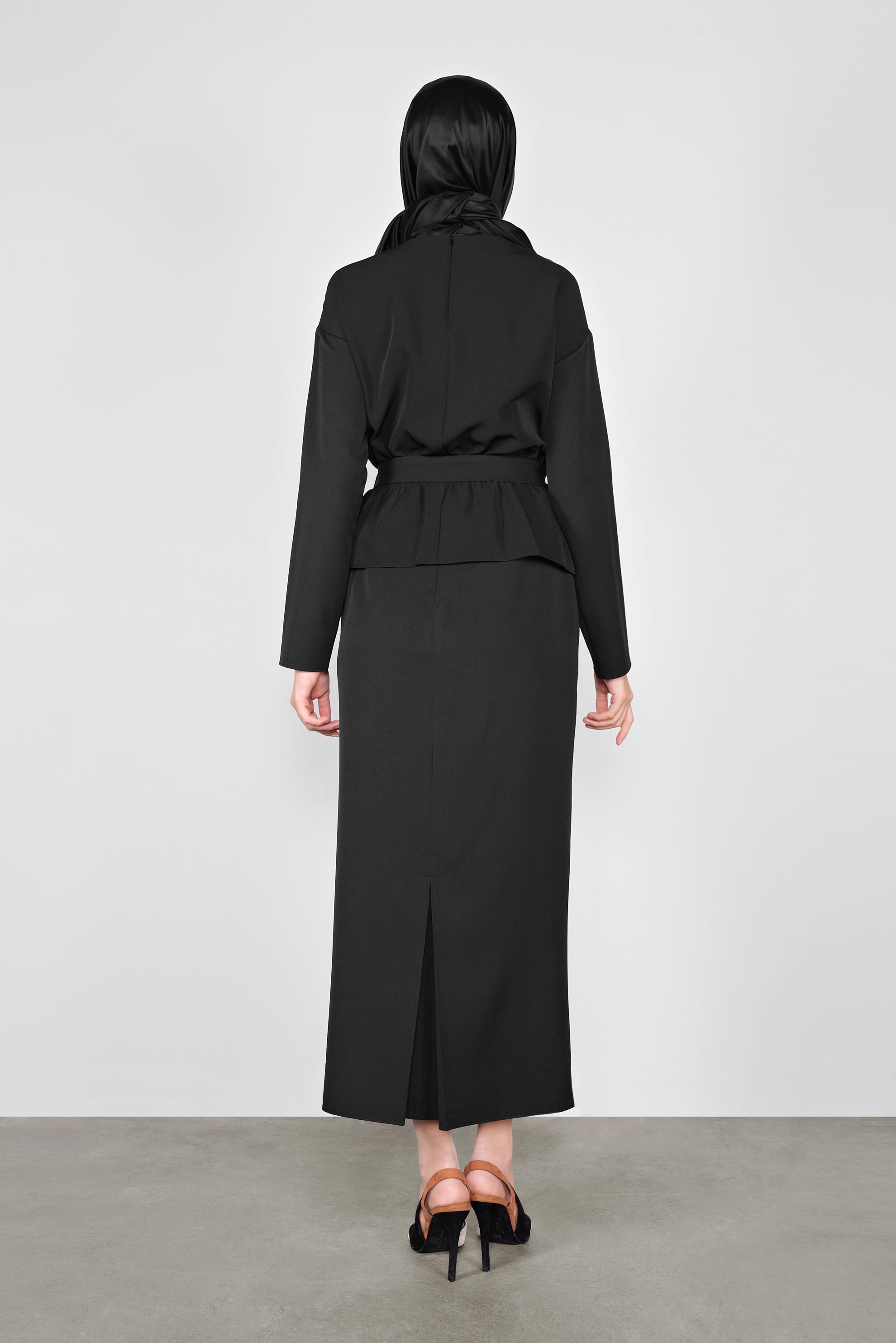 Tesettür giyim SİYAH KEMERLİ DÜĞMELİ ETEKLİ TAKIM 40145