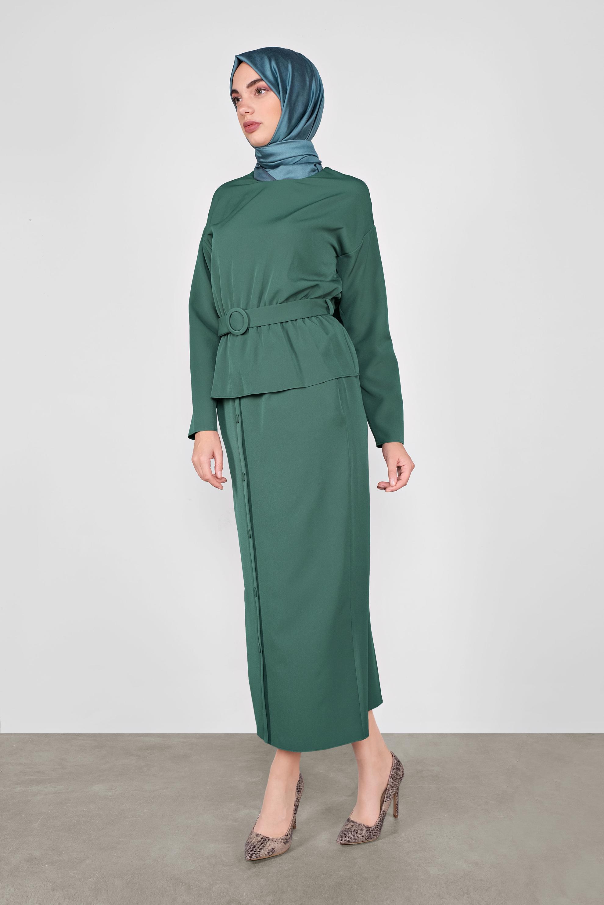 Tesettür giyim YEŞİL KEMERLİ DÜĞMELİ ETEKLİ TAKIM 40145