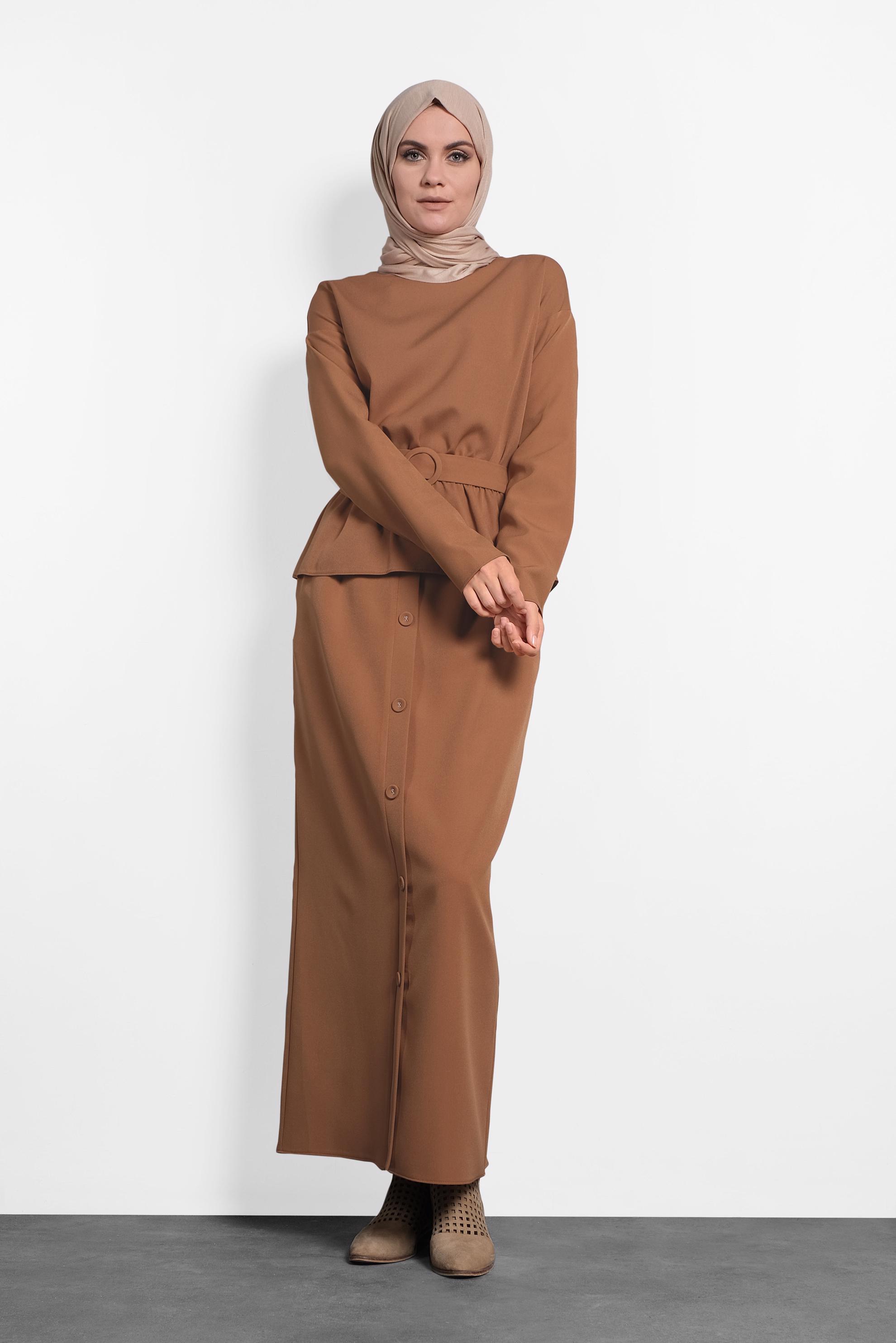 Tesettür giyim TABA KEMERLİ DÜĞMELİ ETEKLİ TAKIM 40145