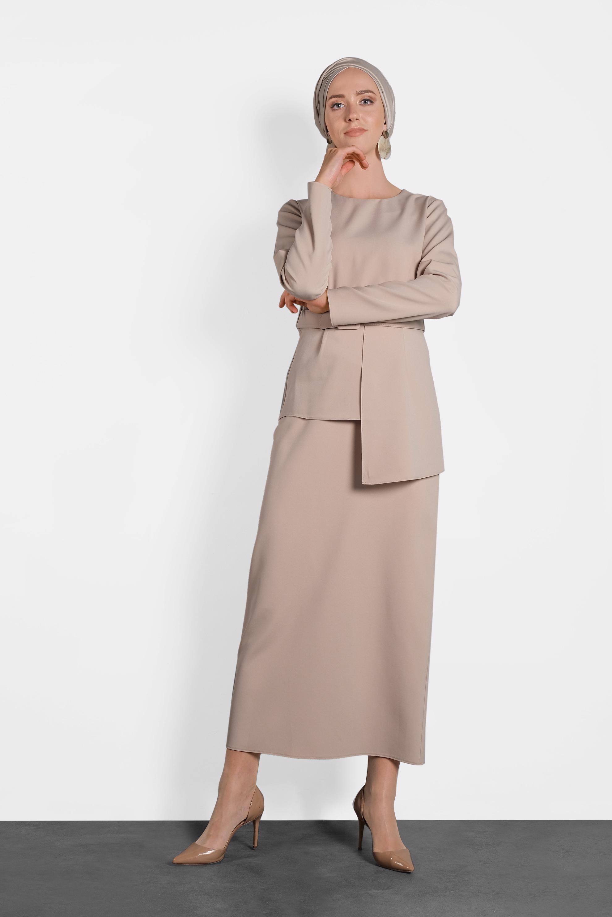 Tesettür giyim BEJ ASİMETRİK KESİM ETEKLİ TAKIM 40206 