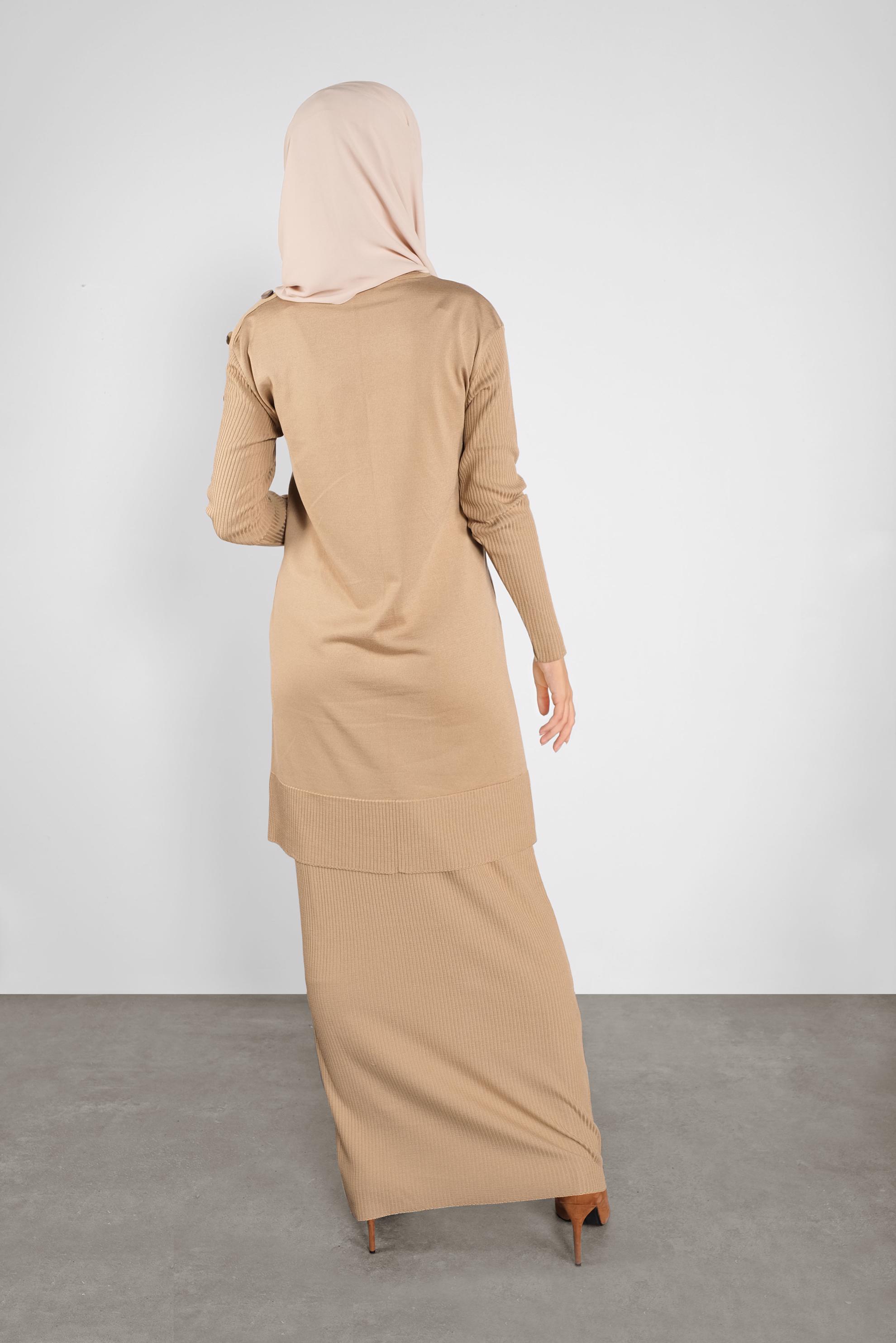 Tesettür giyim KAHVE DÜĞMELİ İKİLİ ETEKLİ TRİKO TAKIM  41047 