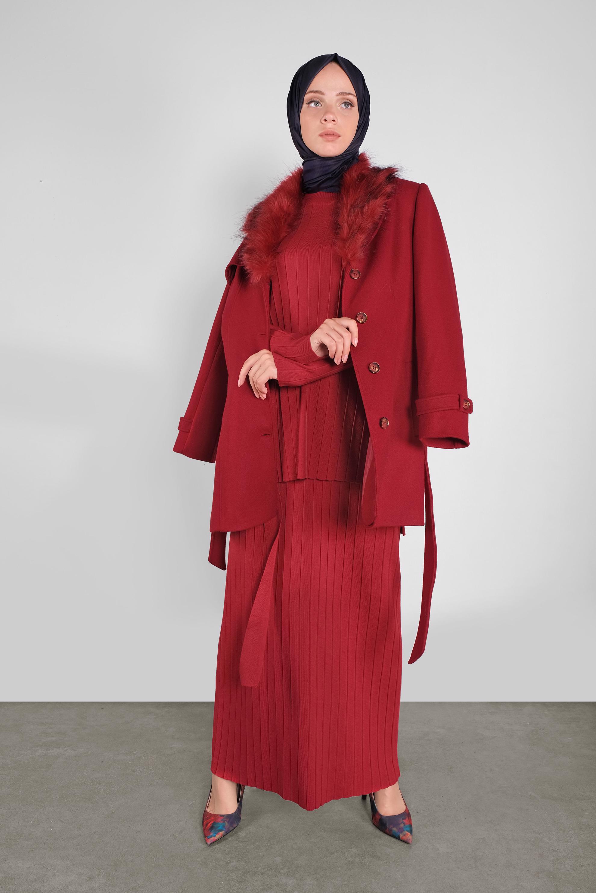 Tesettür giyim KIRMIZI BALIKÇI KEMERLİ TRİKO İKİLİ ETEKLİ TAKIM 41049