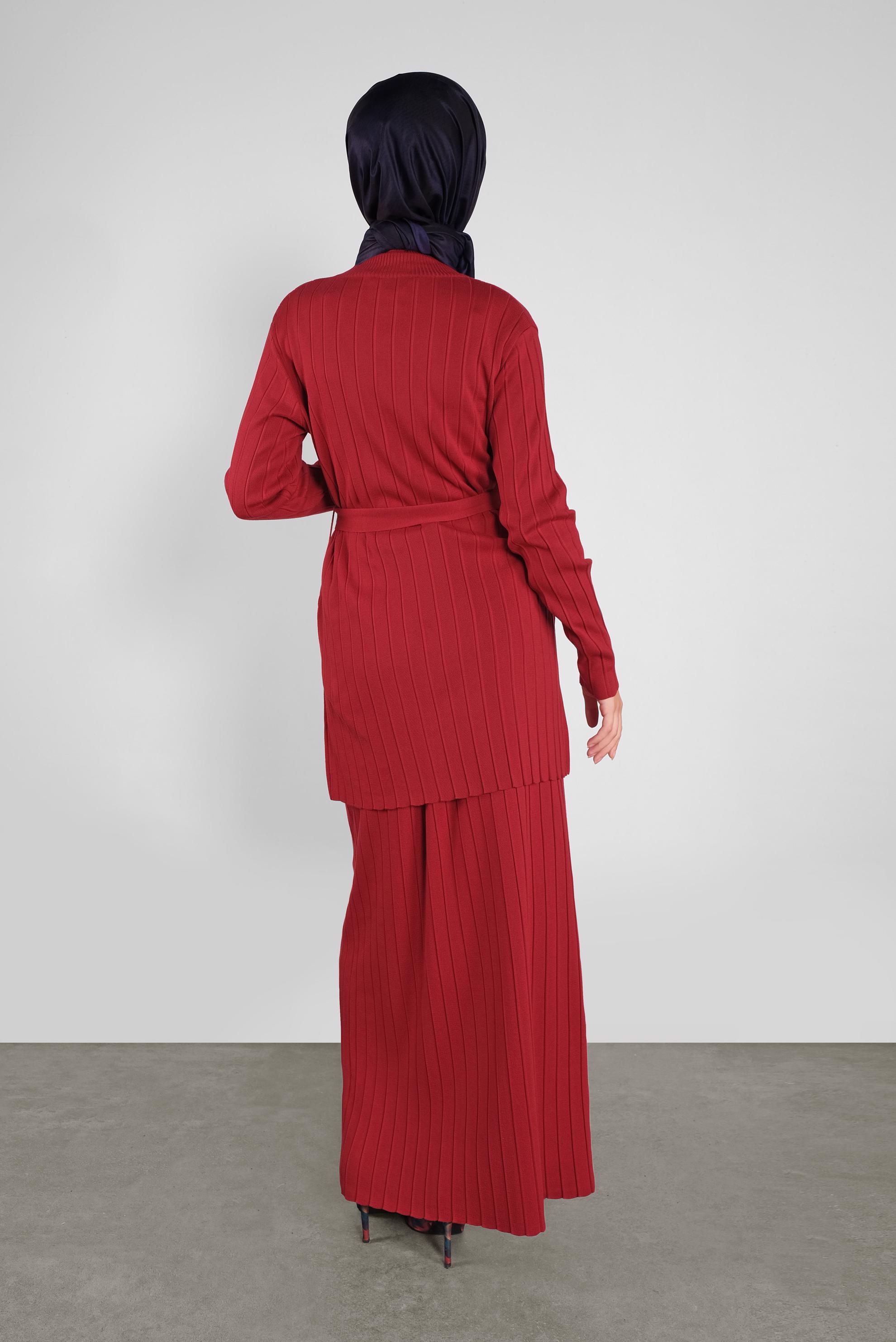 Tesettür giyim KIRMIZI BALIKÇI KEMERLİ TRİKO İKİLİ ETEKLİ TAKIM 41049